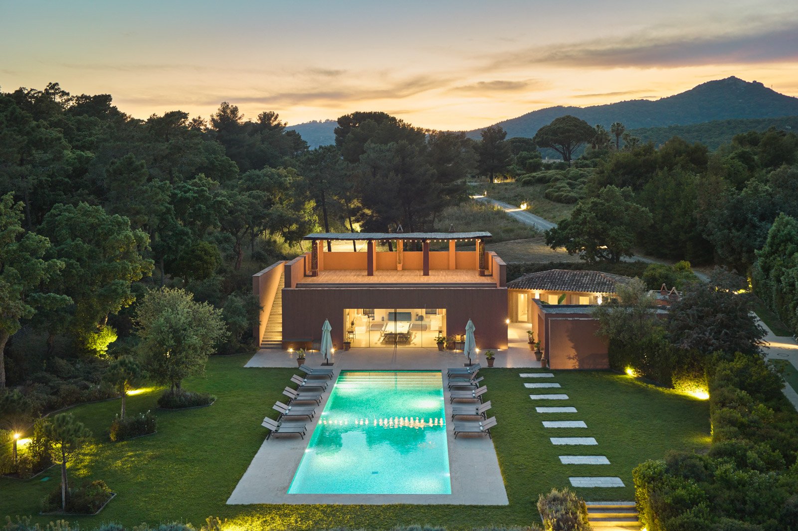seminaire saint tropez pool house