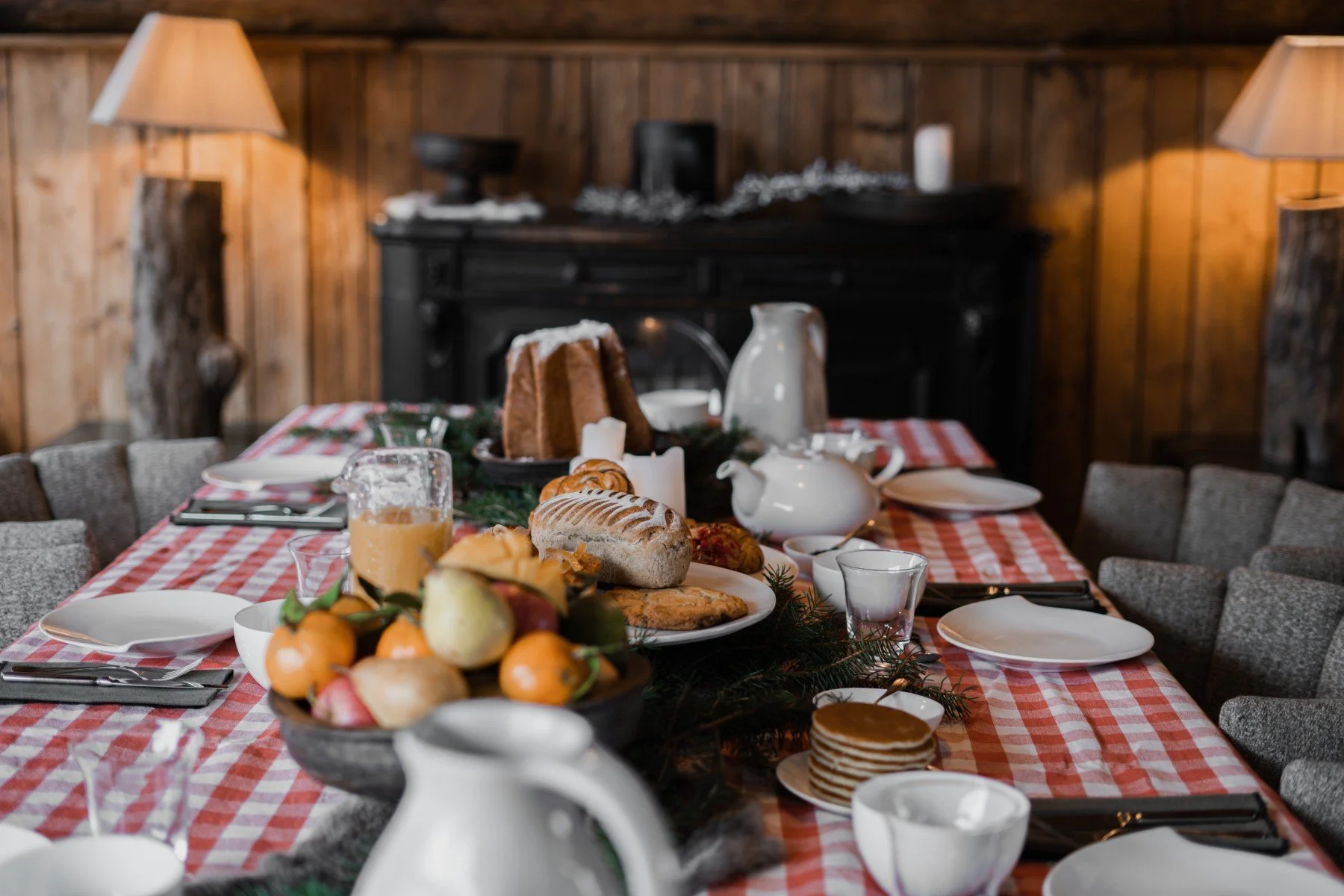 Chalet de luxe à Val d'Isère table petit déjeuner