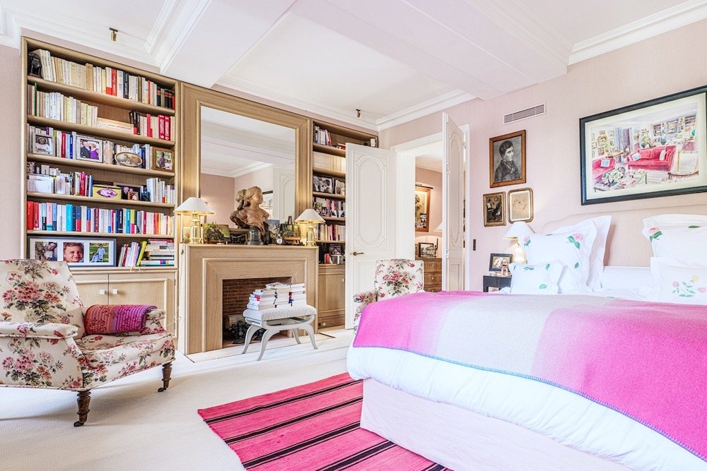 Exceptional apartment in the heart of Paris, close to Le Bon Marché and the Seine