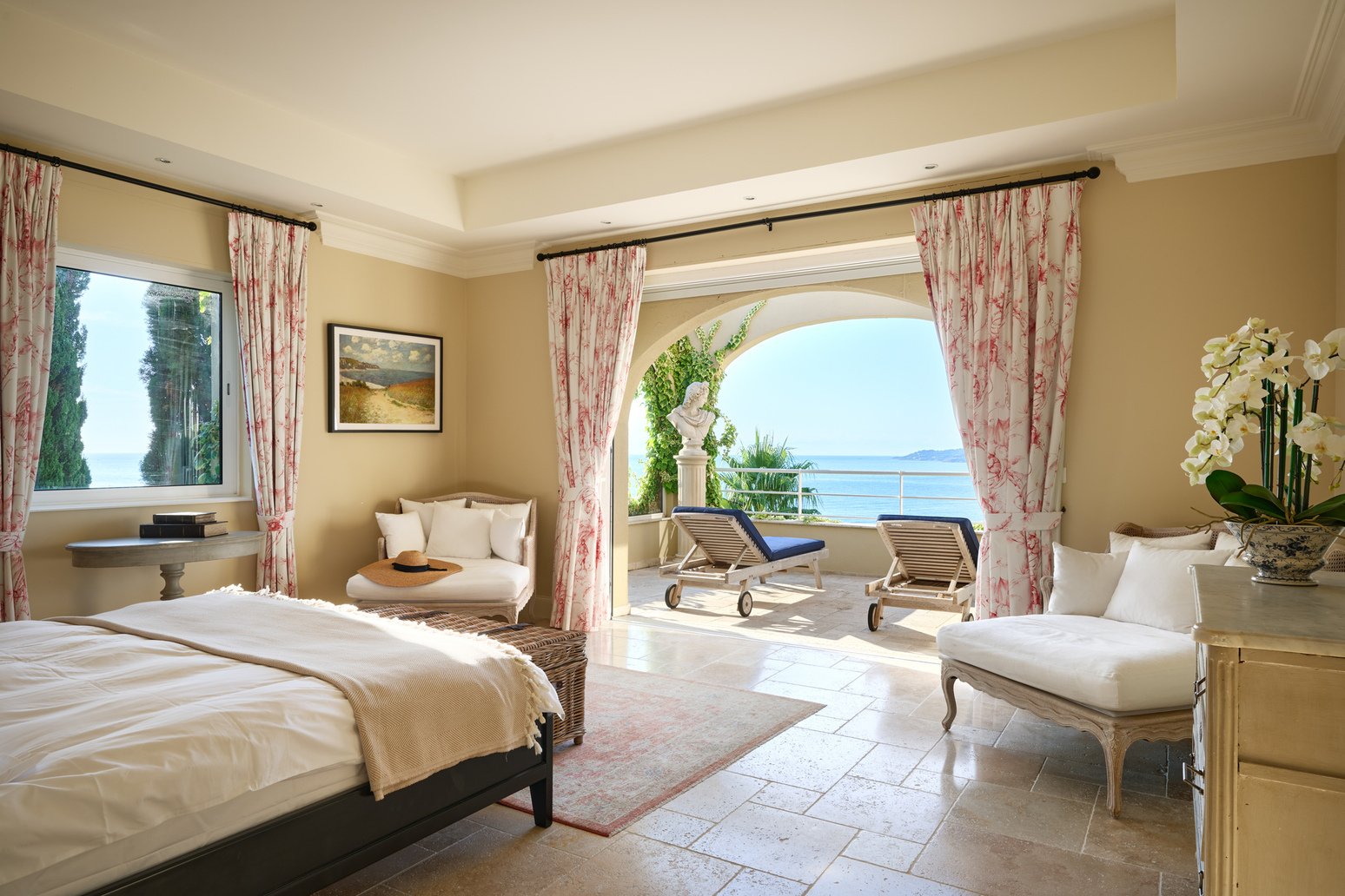 Villa de luxe vue mer les cistes chambre