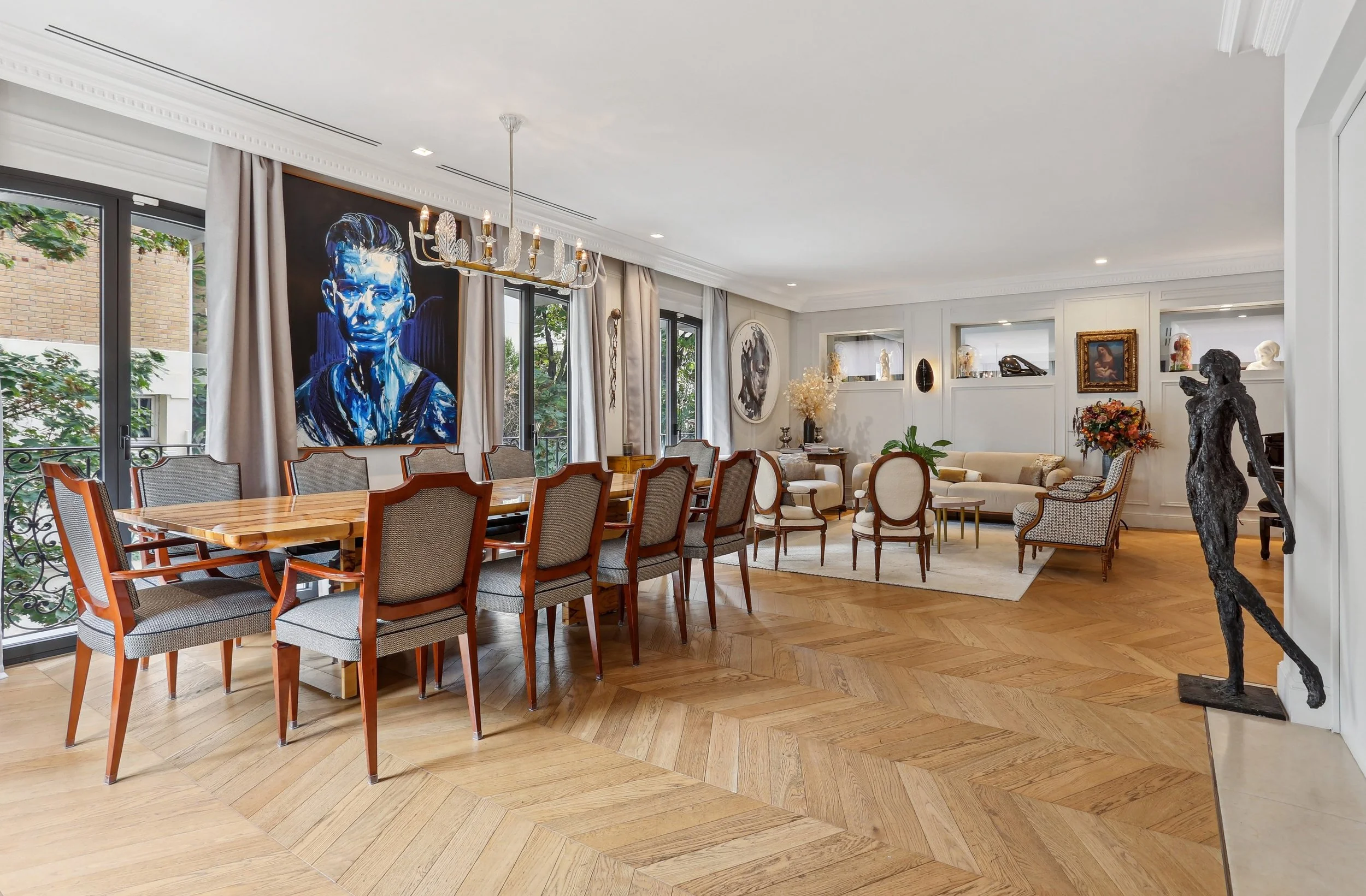 Appartement de luxe à Paris salle a manger