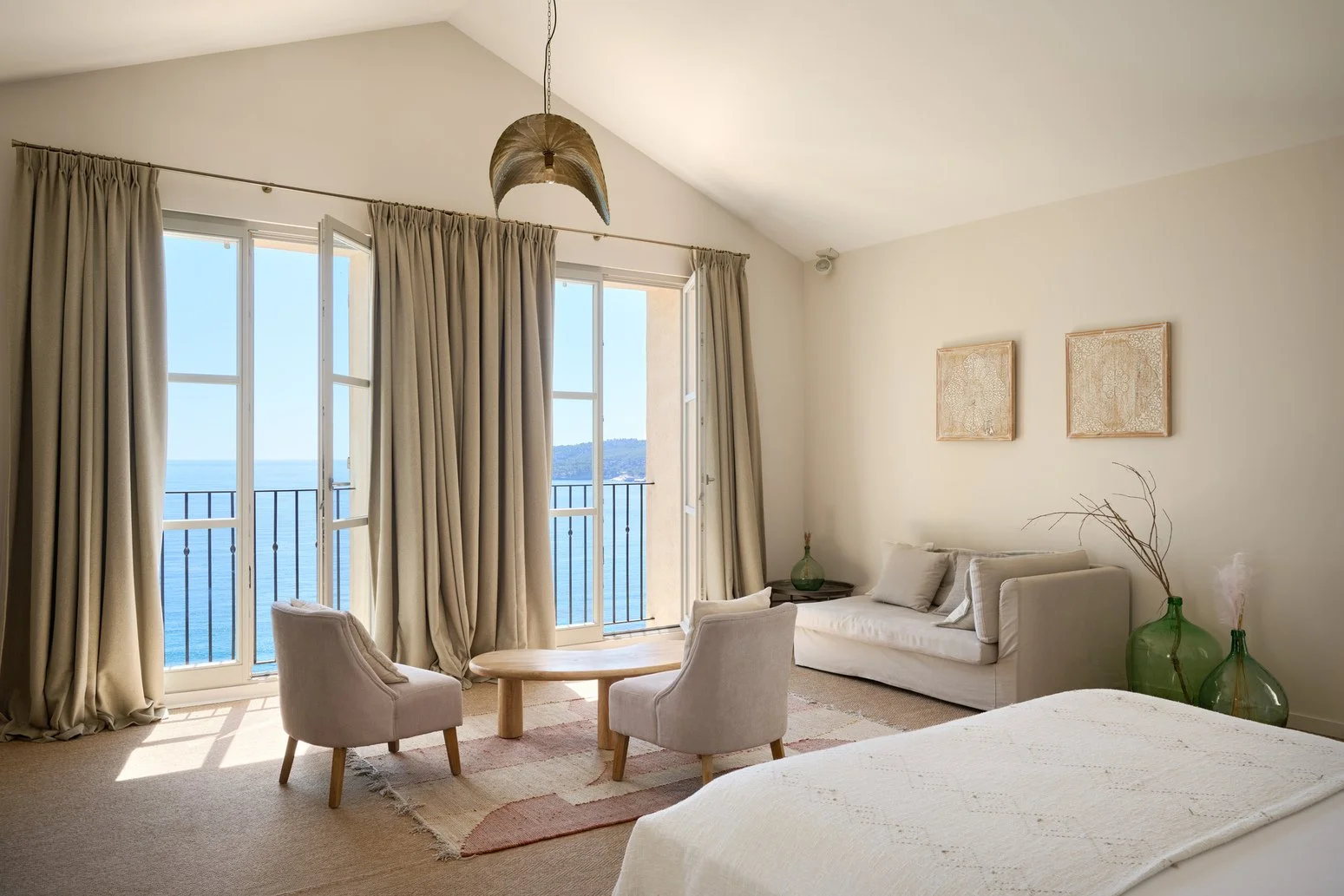 luxury villa in Cassis in South of France bedroom