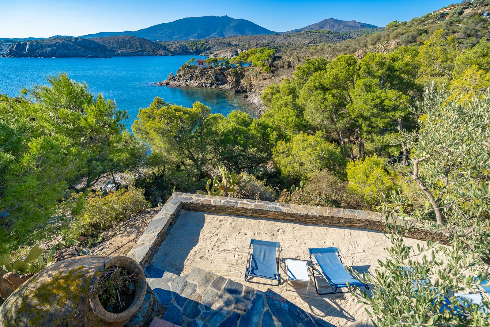 Luxury villa in Cadaqués with panoramic views of the Mediterranean Sea 