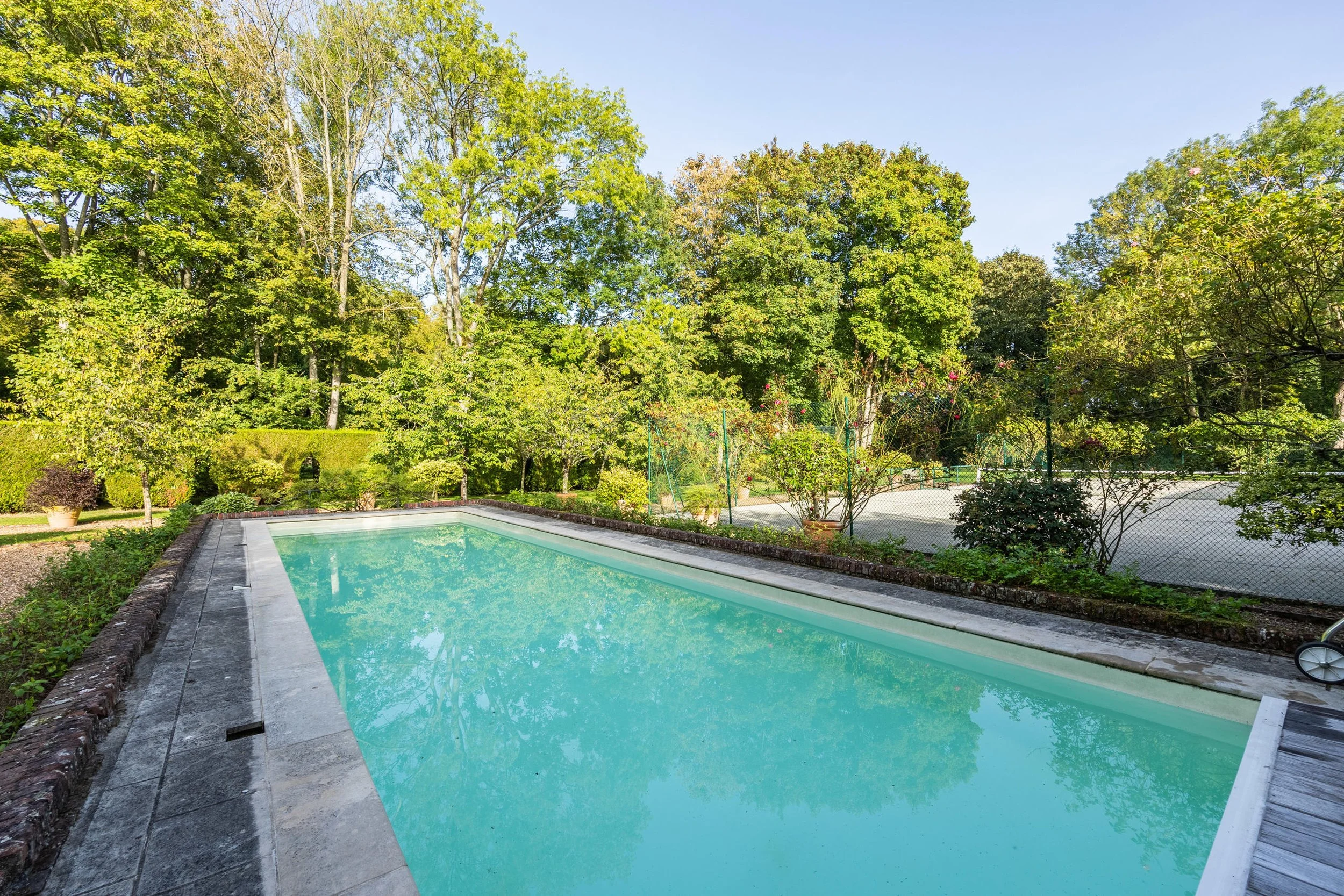 domaine lyons la forêt piscine