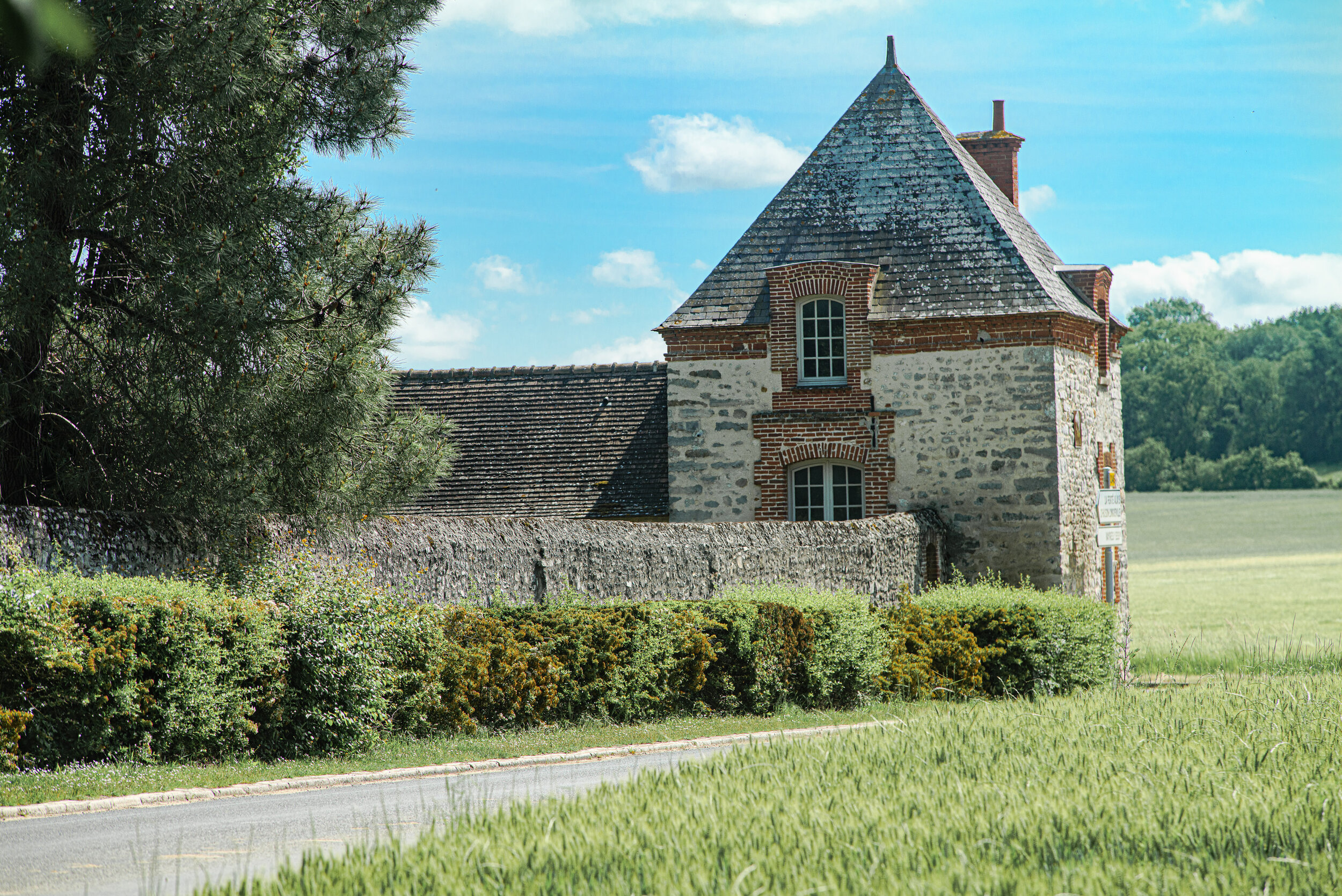 Exceptional estate, in the heart of the Ile de France countryside and forests 