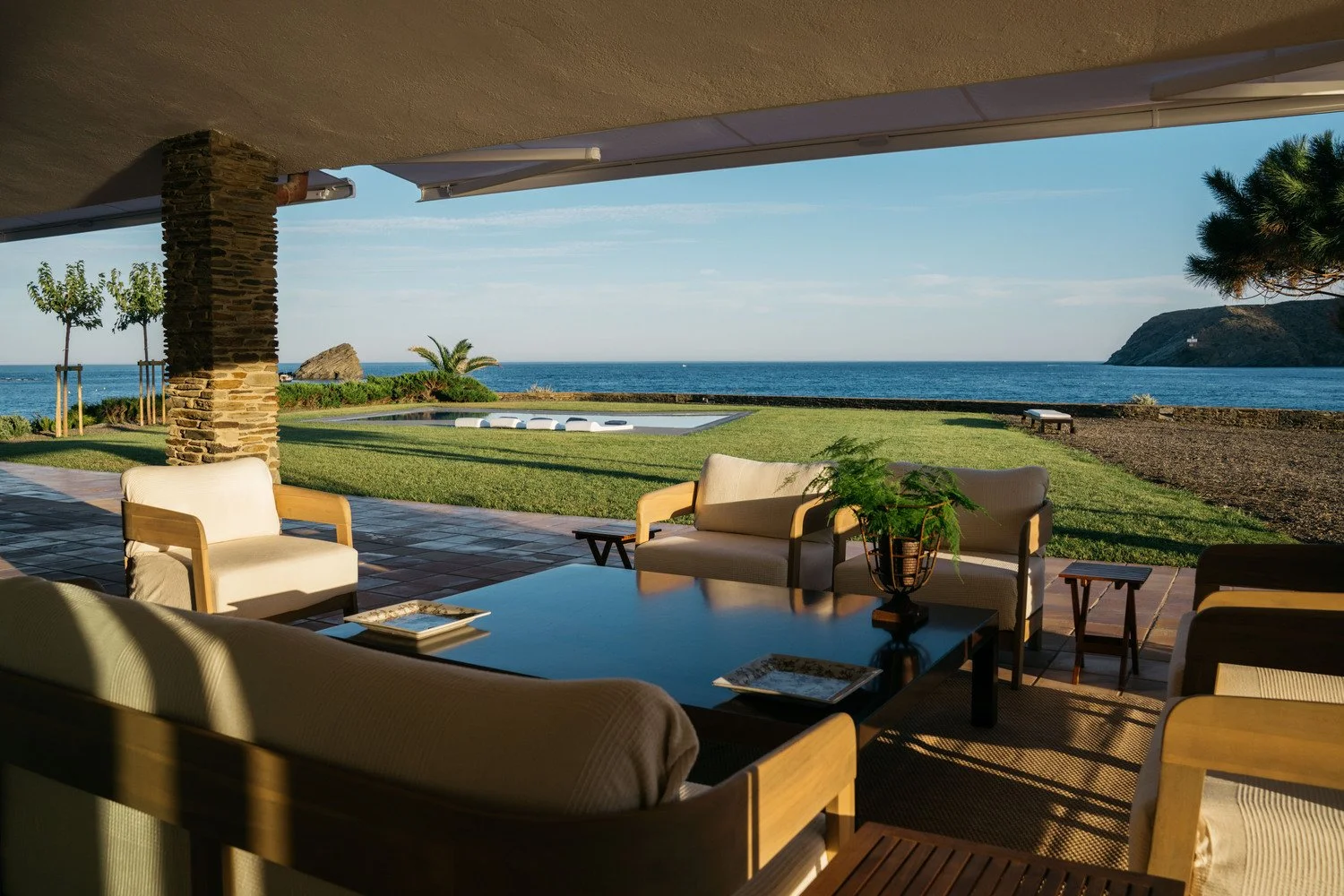 Location villa luxe Cadaques Oliveres terrasse