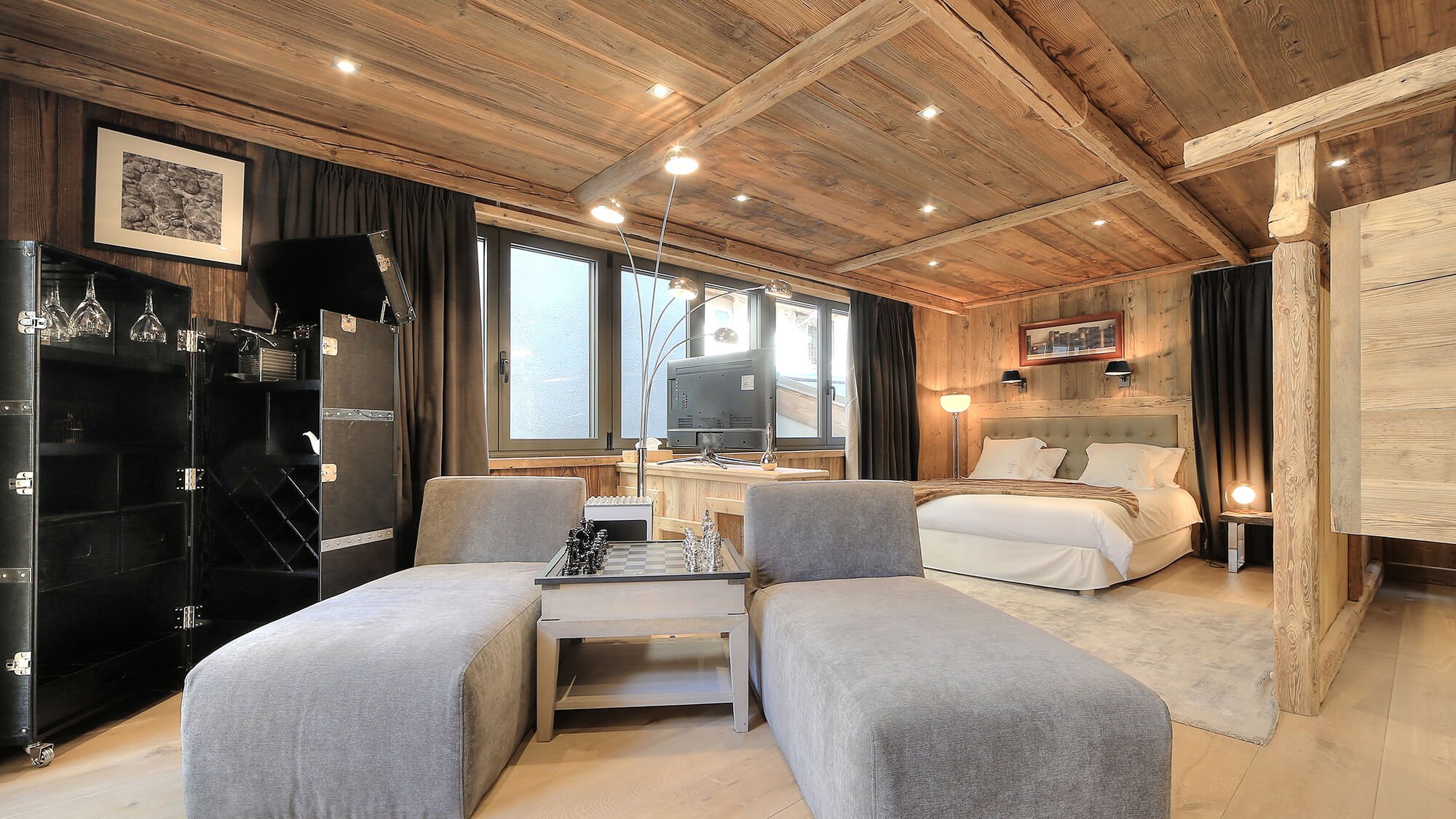Luxury chalet in Megève ski in ski out with hotel service, swimming pool and spa overlooking Mont Blanc 