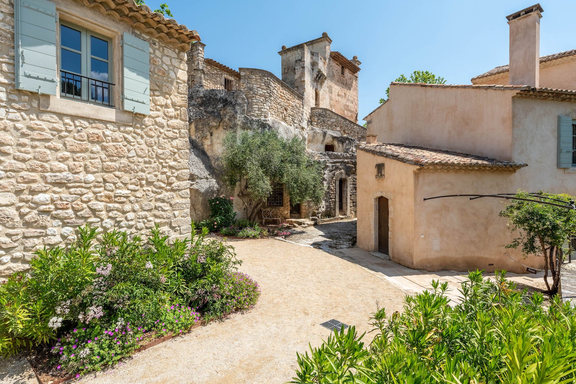 Exceptional winegrowing estate in the Luberon in the heart of Provence  