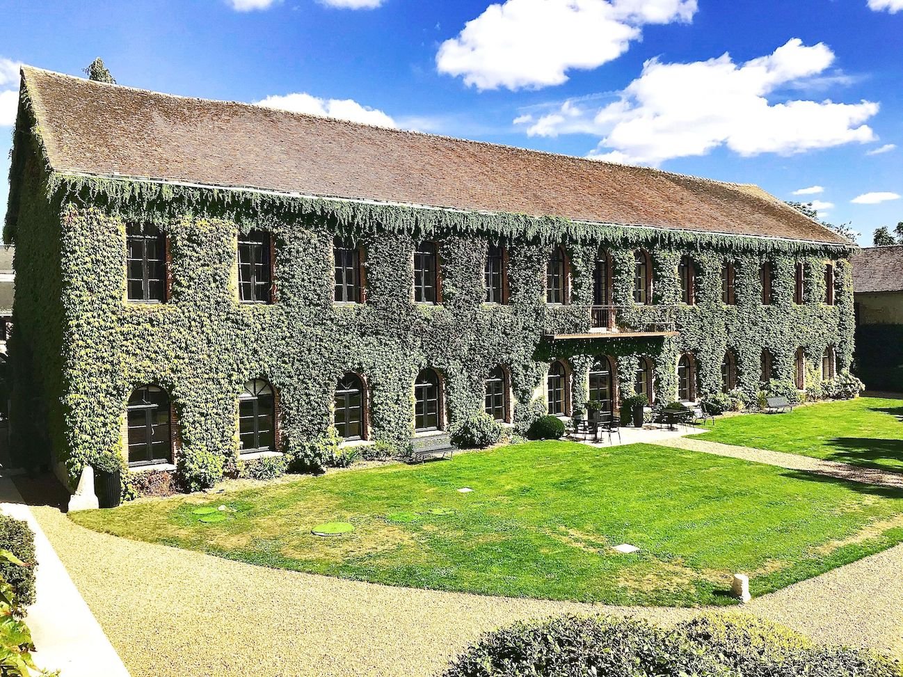 Exceptional chateau, near Paris, in the heart of the countryside for your wedding 
