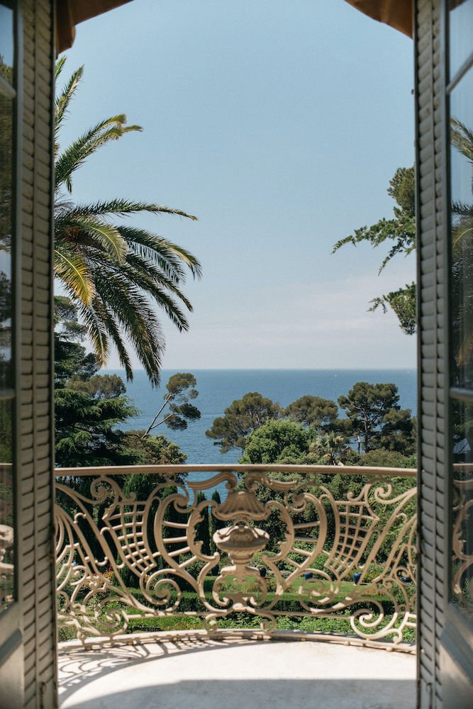 Exceptional waterfront villa on Côte d'Azur