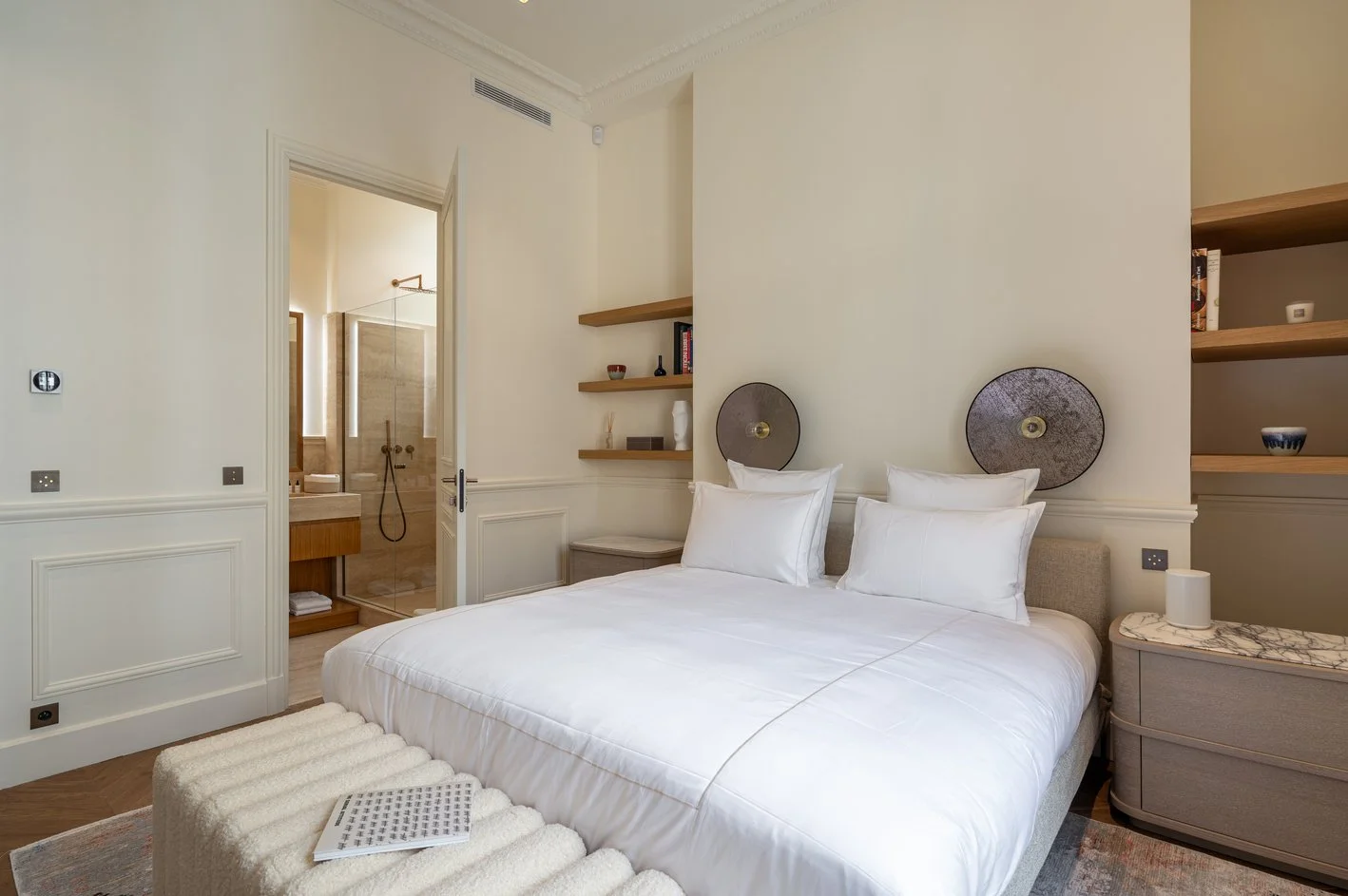 Appartement de luxe Paris Montaigne chambre