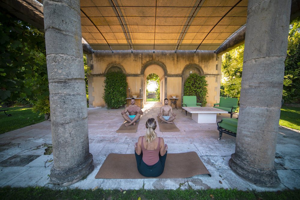 Yoga and wellness activities for your seminar in an exceptional Château