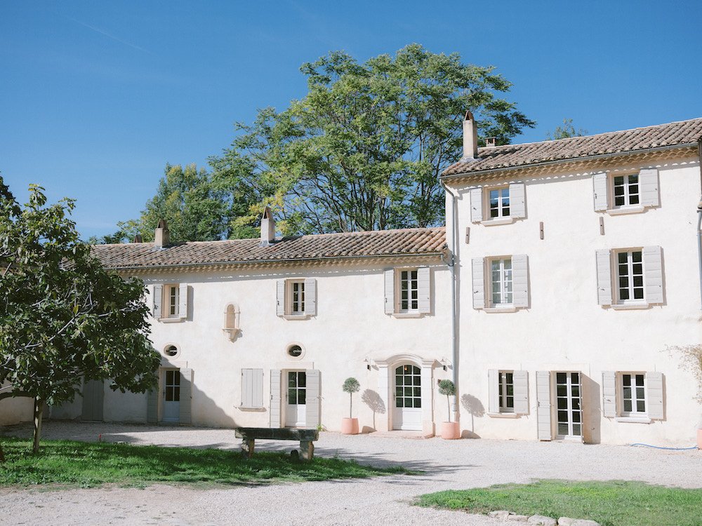 Luxury house, near Avignon, in the heart of a Provencal park 