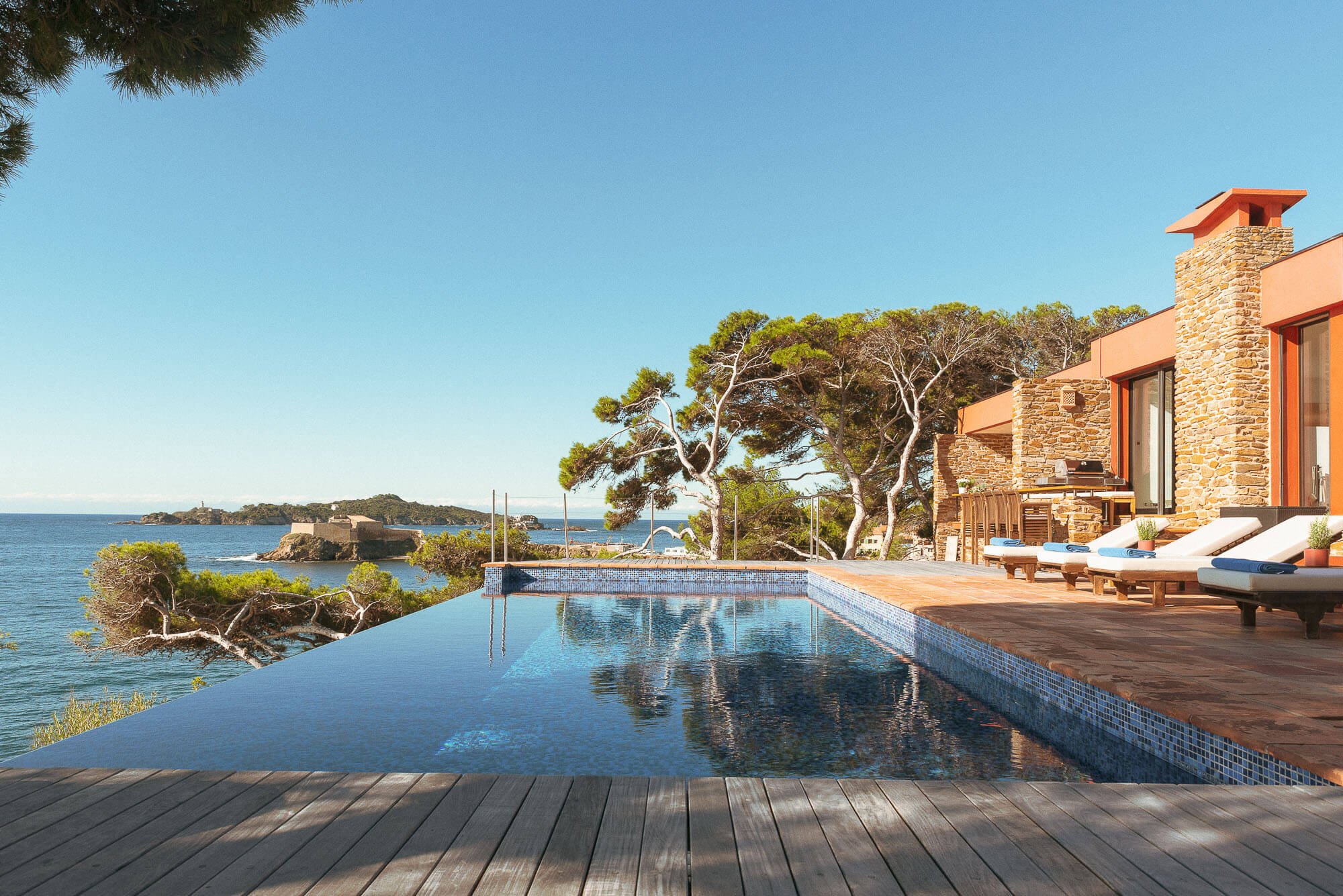 Prestigious house on the Mediterranean coast on the Côte d'Azur