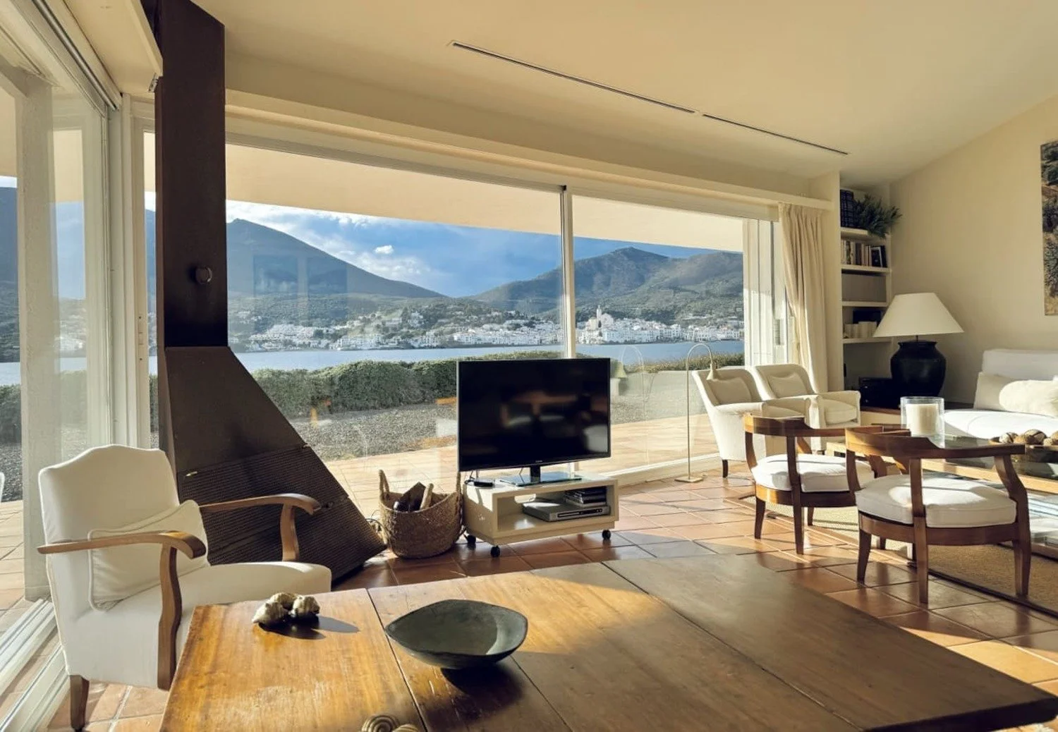Location villa luxe Cadaques salon vue mer