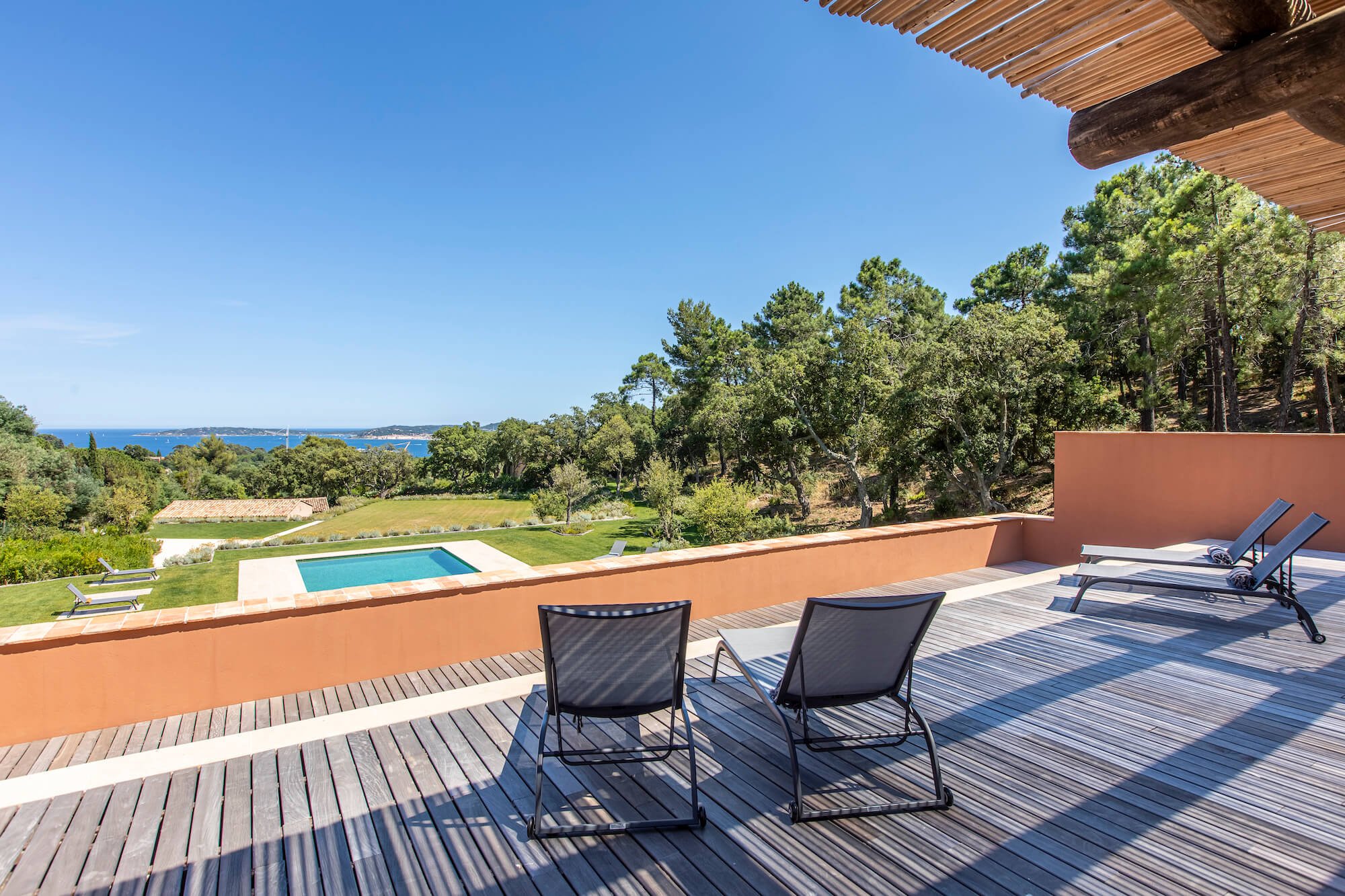 Exceptional waterfront estate for team-building in Saint-Tropez, overlooking the Mediterranean Sea 