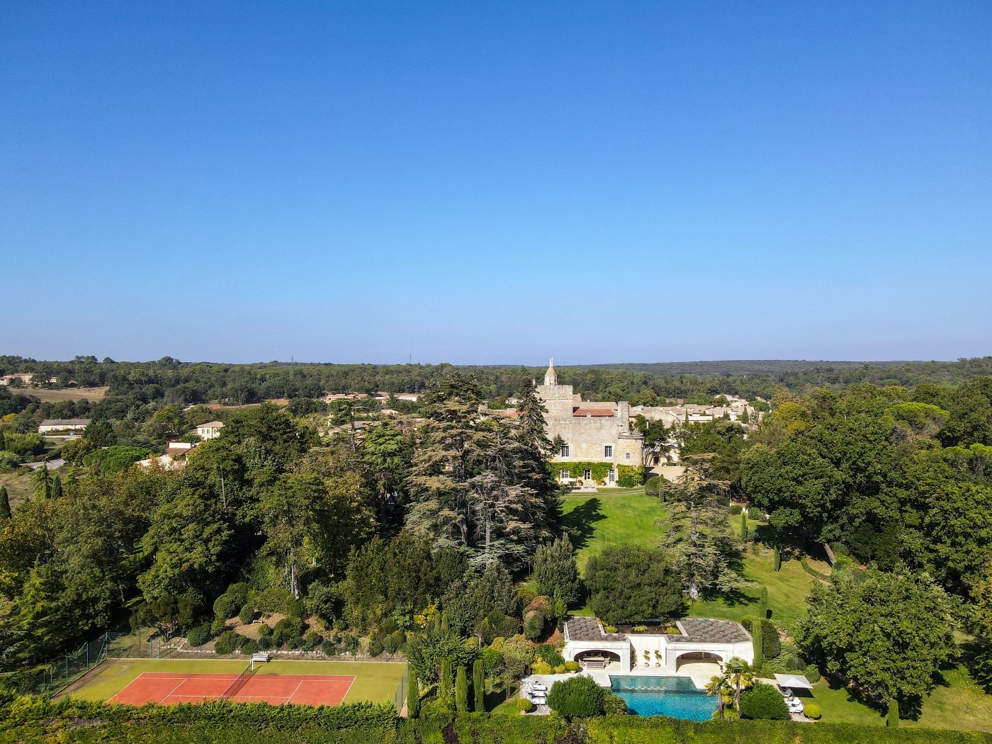 Castle to rent in Uzes in the Var for your vacations and seminars