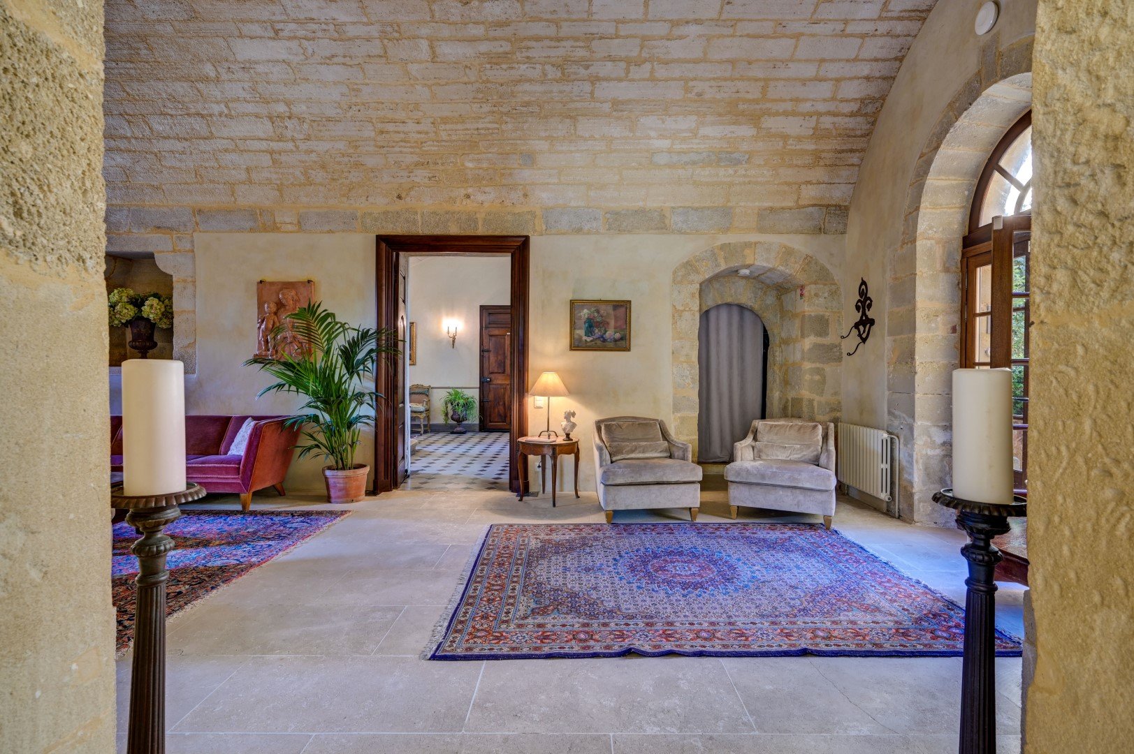 Luxury castle to rent in south of France in Uzes