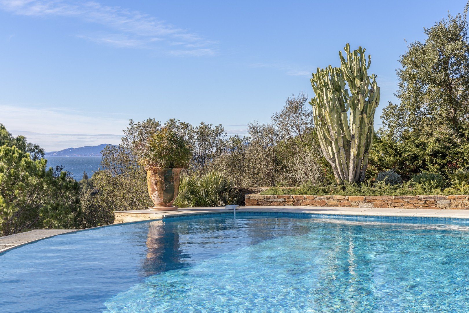 Villa de luxe Bormes les Mimosas piscine à débordement