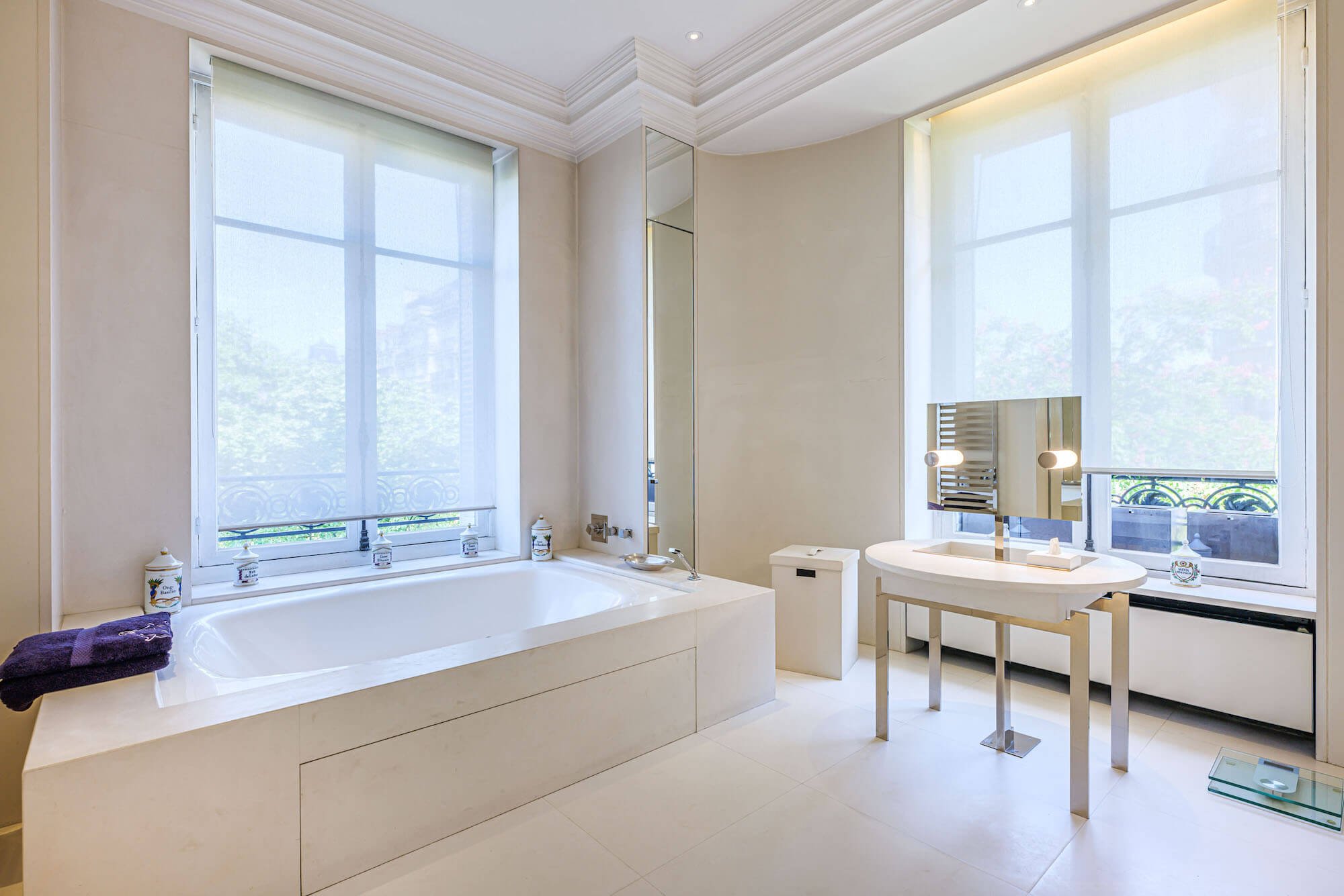luxury bathroom apartment Paris