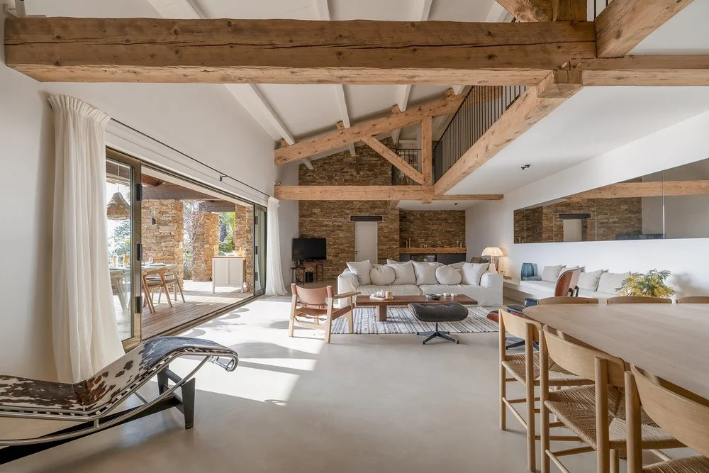 villa de luxe à louer à Bormes les Mimosas séjour ouvert face à la mer 