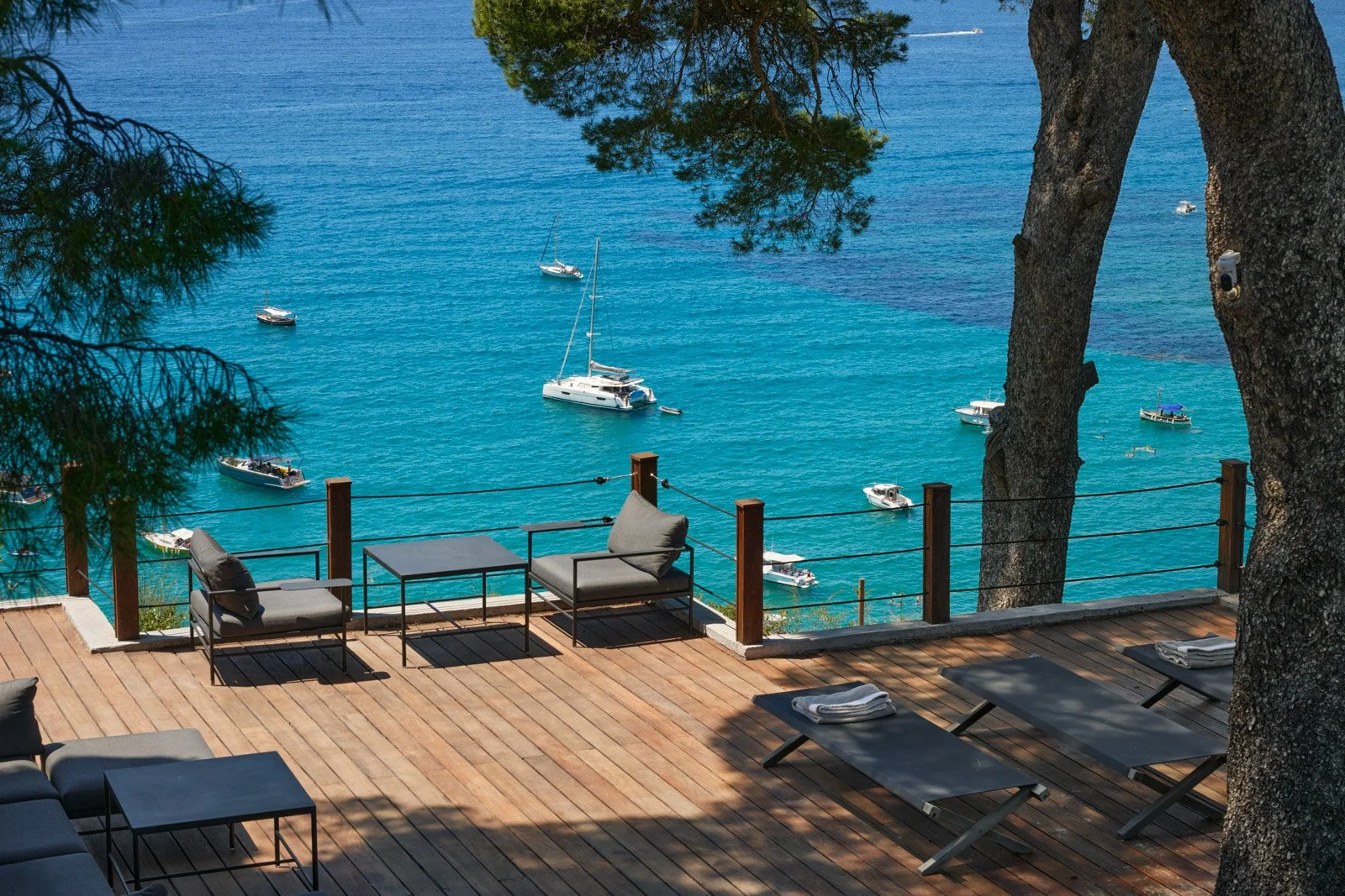 Cassis-villa-luxe-terrasse-piscine (3).jpg