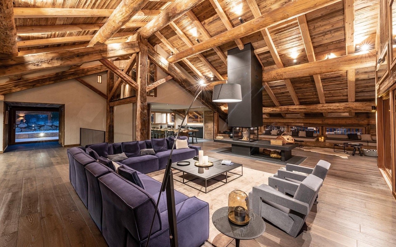 Luxury chalet in La Clusaz at the foot of the slopes with hotel service, swimming pool and spa