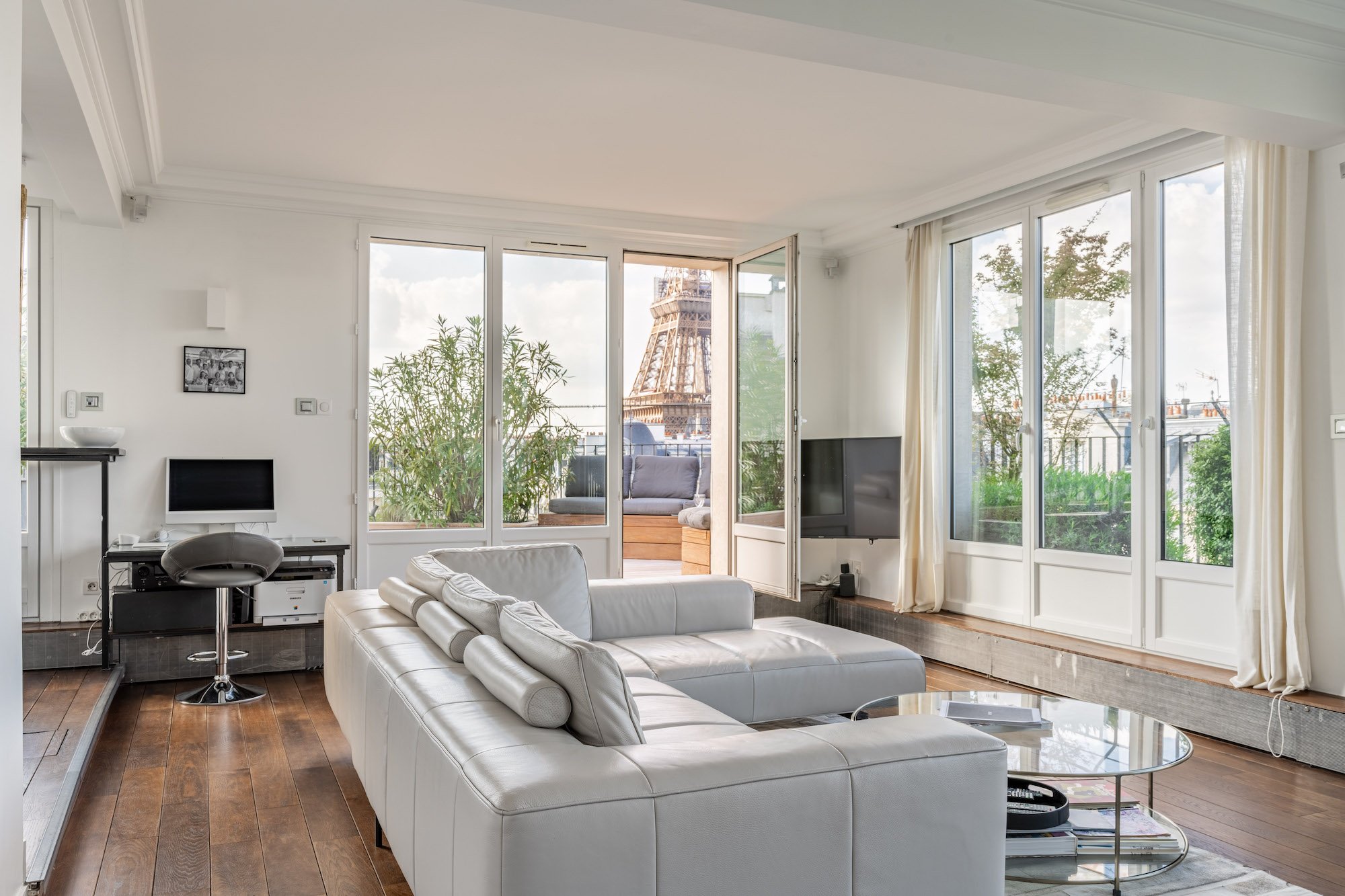 Luxury apartment in the heart of Paris  
