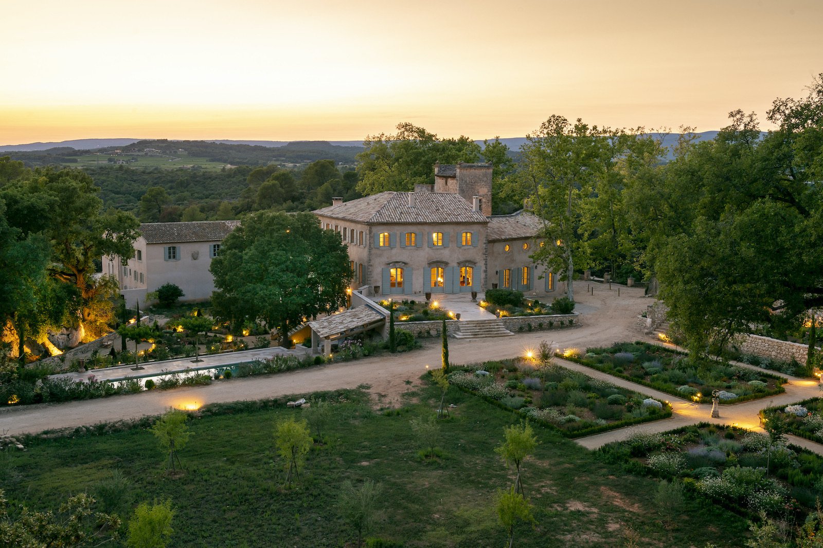 Château d'exception en Provence à Avignon for your wedding 