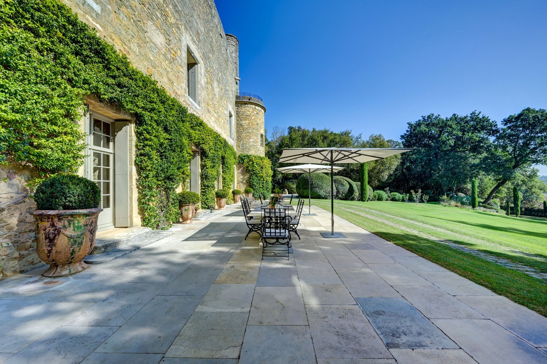 Luxury castle to rent south of France
