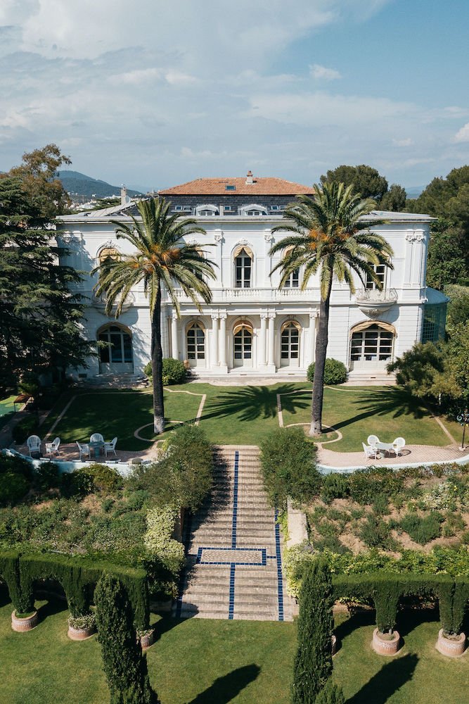 Luxury waterfront villa on Côte d'Azur
