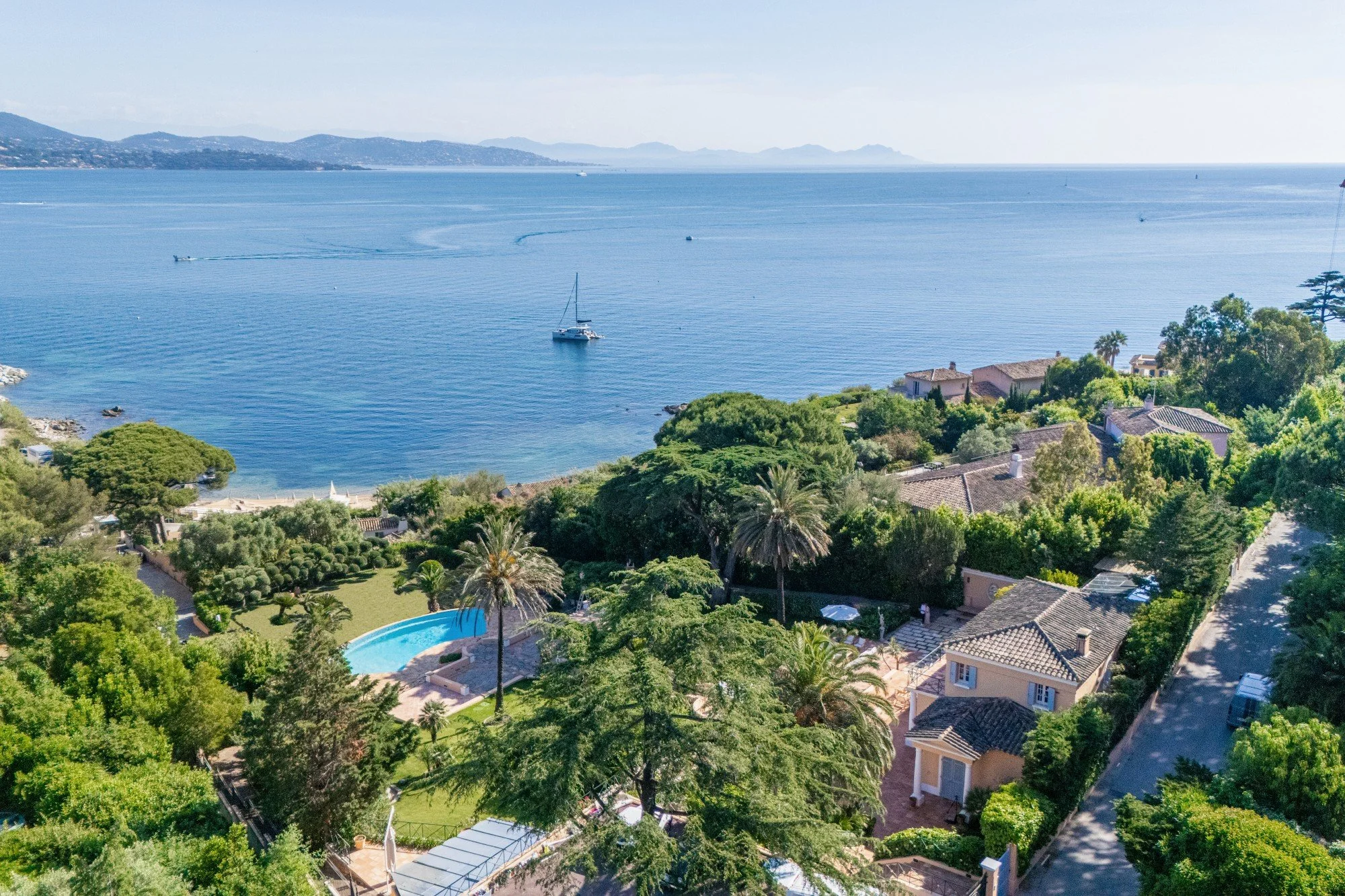 ville de luxe saint-tropez graniers vue mer