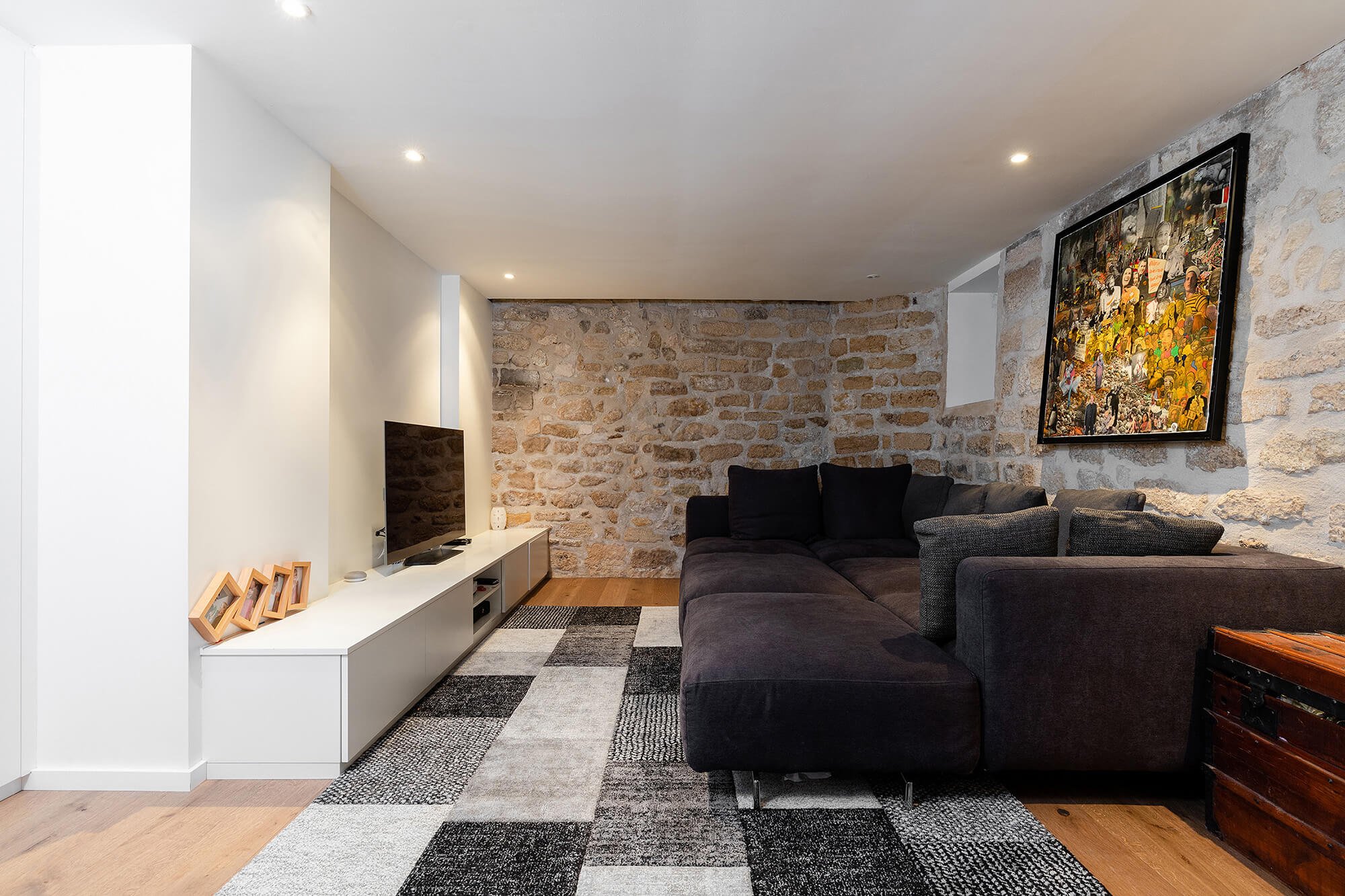 Exceptional house in the heart of Paris with a garden and swimming pool near Luxembourg