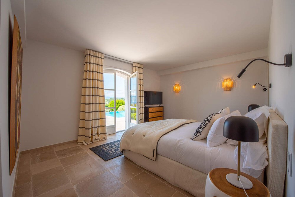 Prestigious villa with sea view in Saint-Tropez on the Mediterranean coast 
