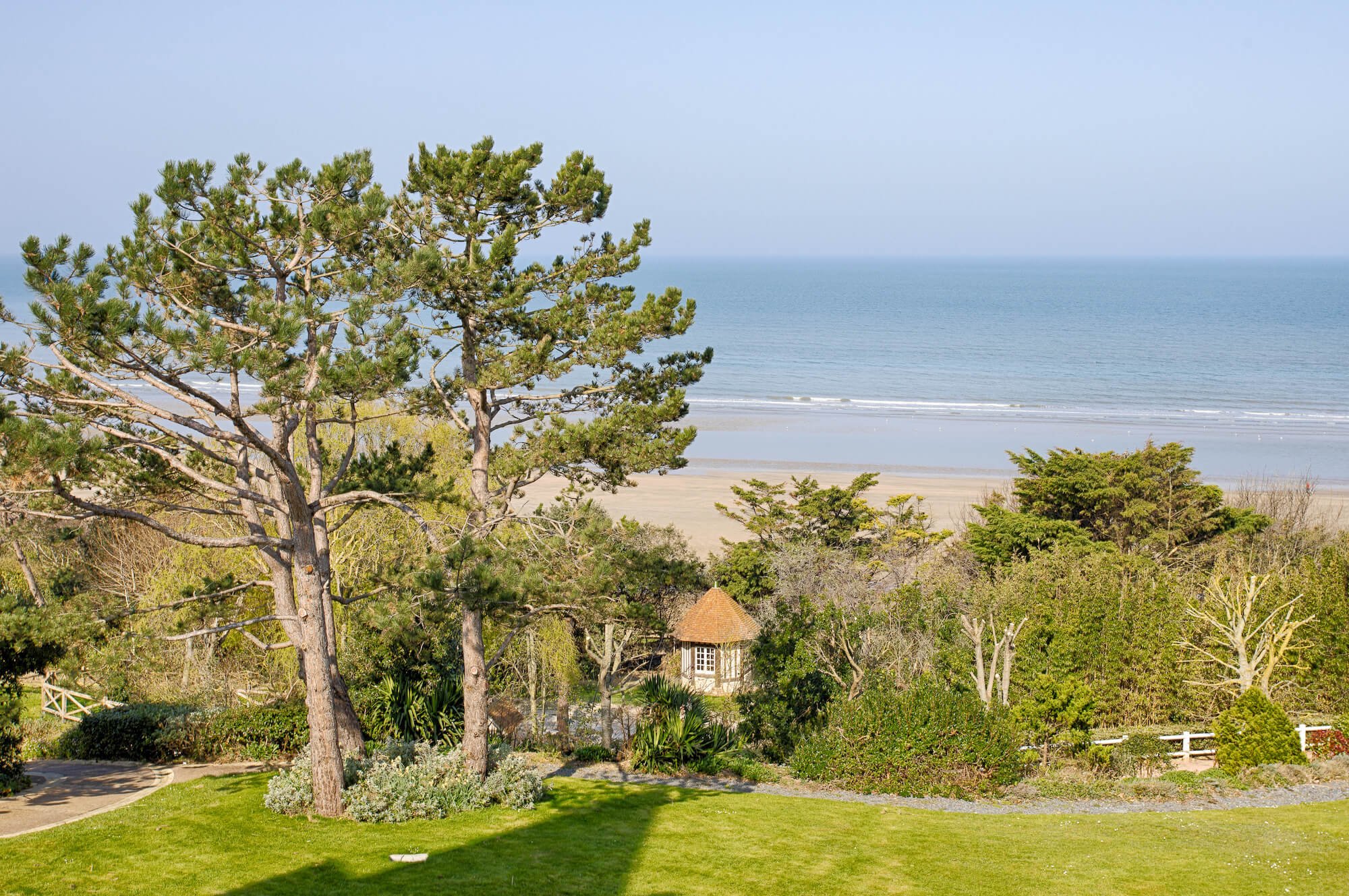 Luxury waterfront villa with sea view for a seminar in Deauville near Paris