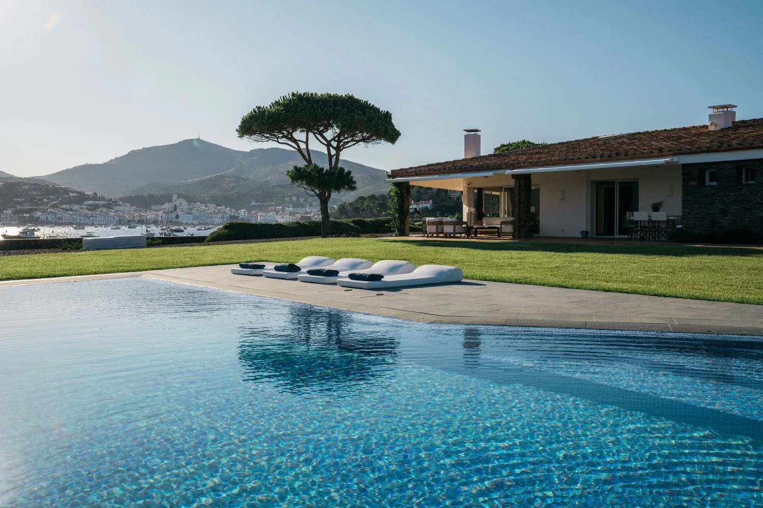 Location villa luxe Cadaques Oliveres piscine