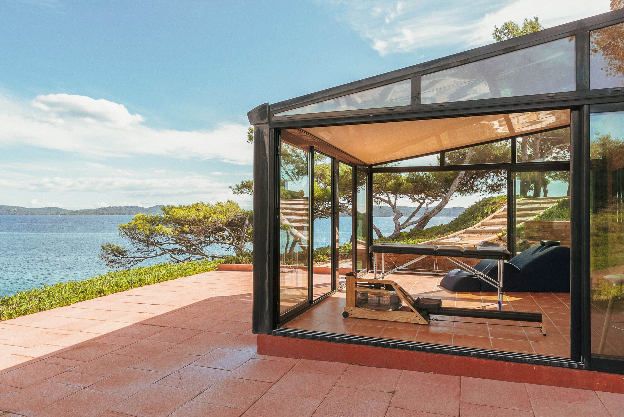 Prestigious villa on the Mediterranean coast on the Côte d'Azur