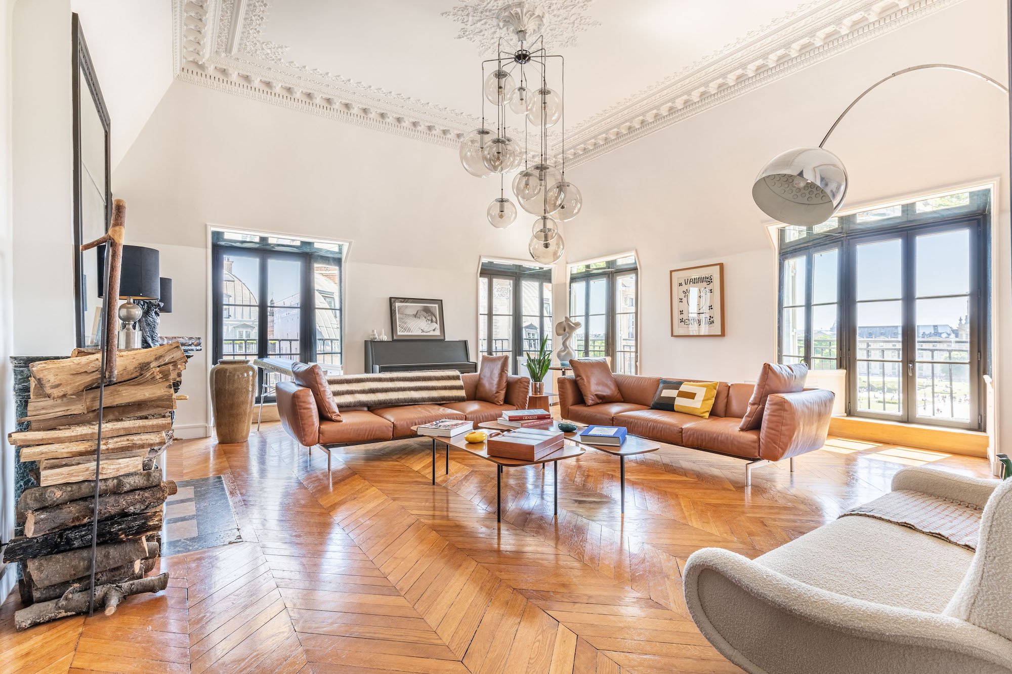Prestigious apartment in Paris with panoramic view of the Tuileries, Louvres and Eiffel Tower