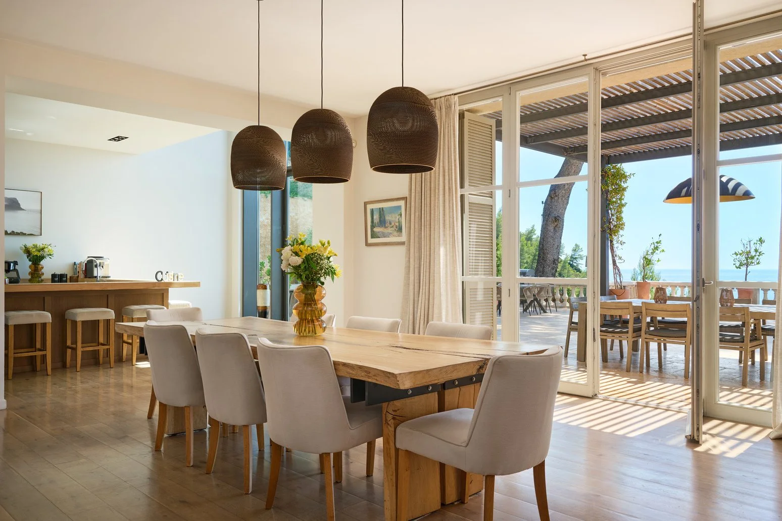 luxury villa in Cassis in South of France dining room