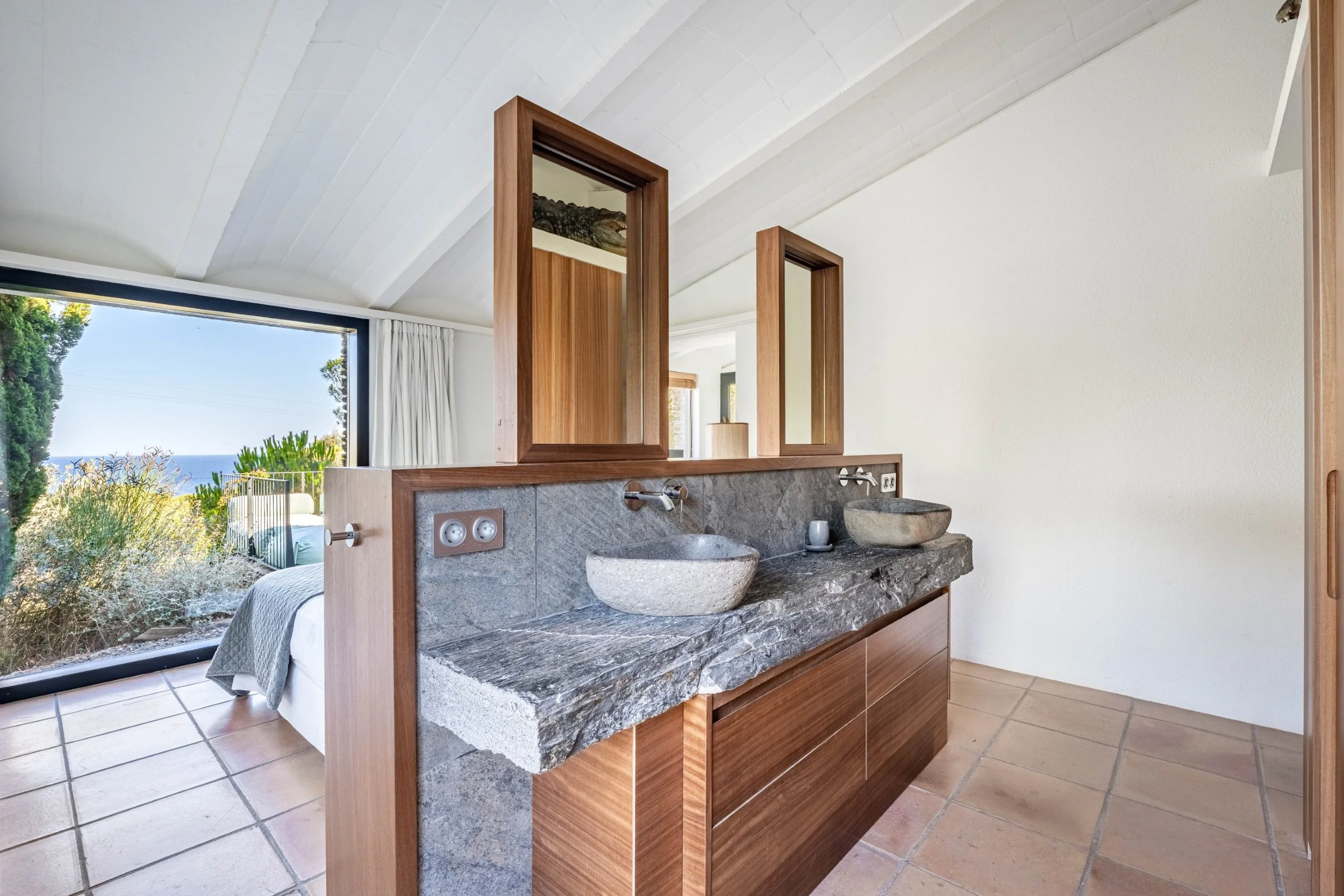 seminaire cadaques salle de bain