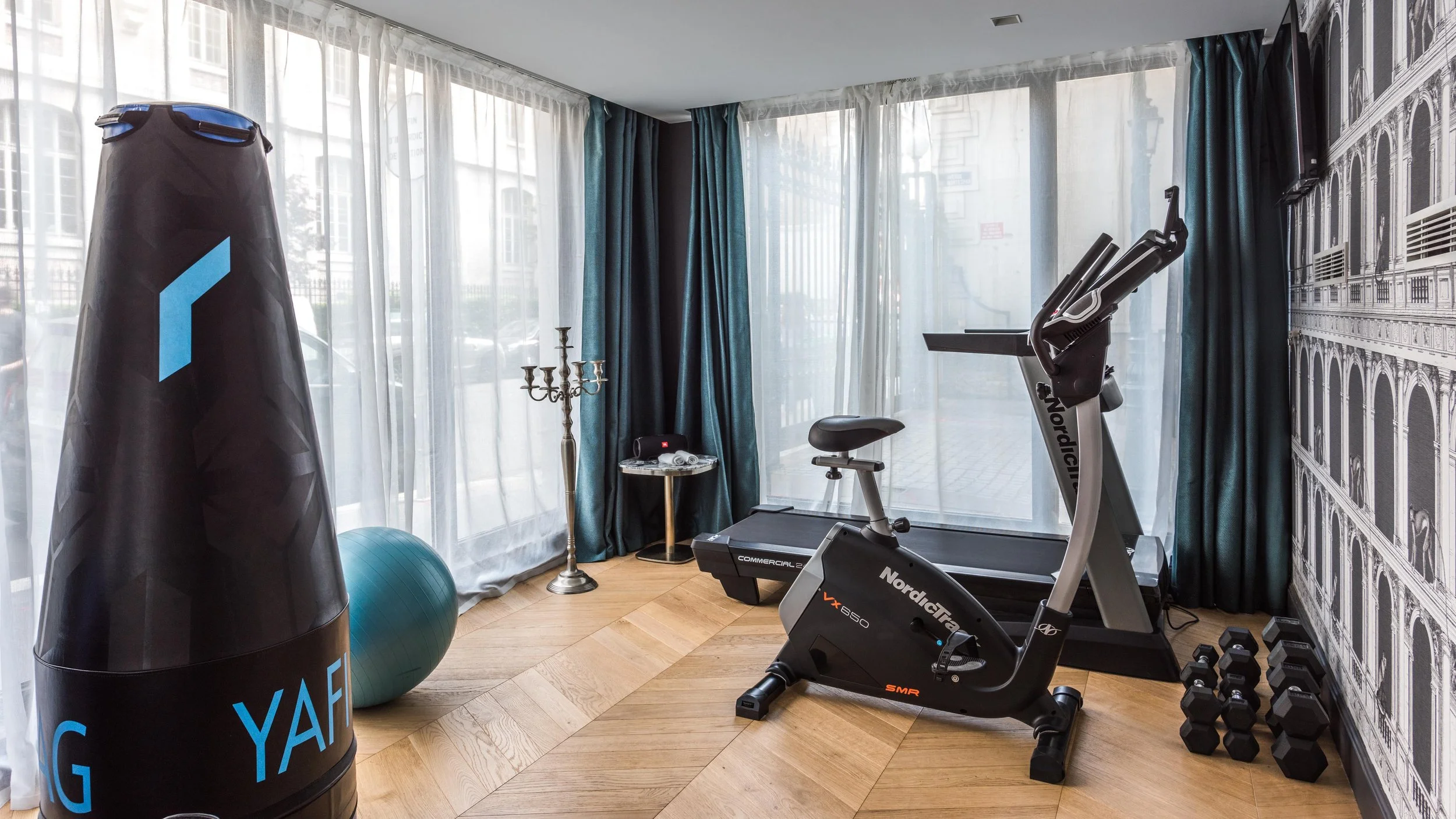 Appartement de luxe à Paris salle de sport