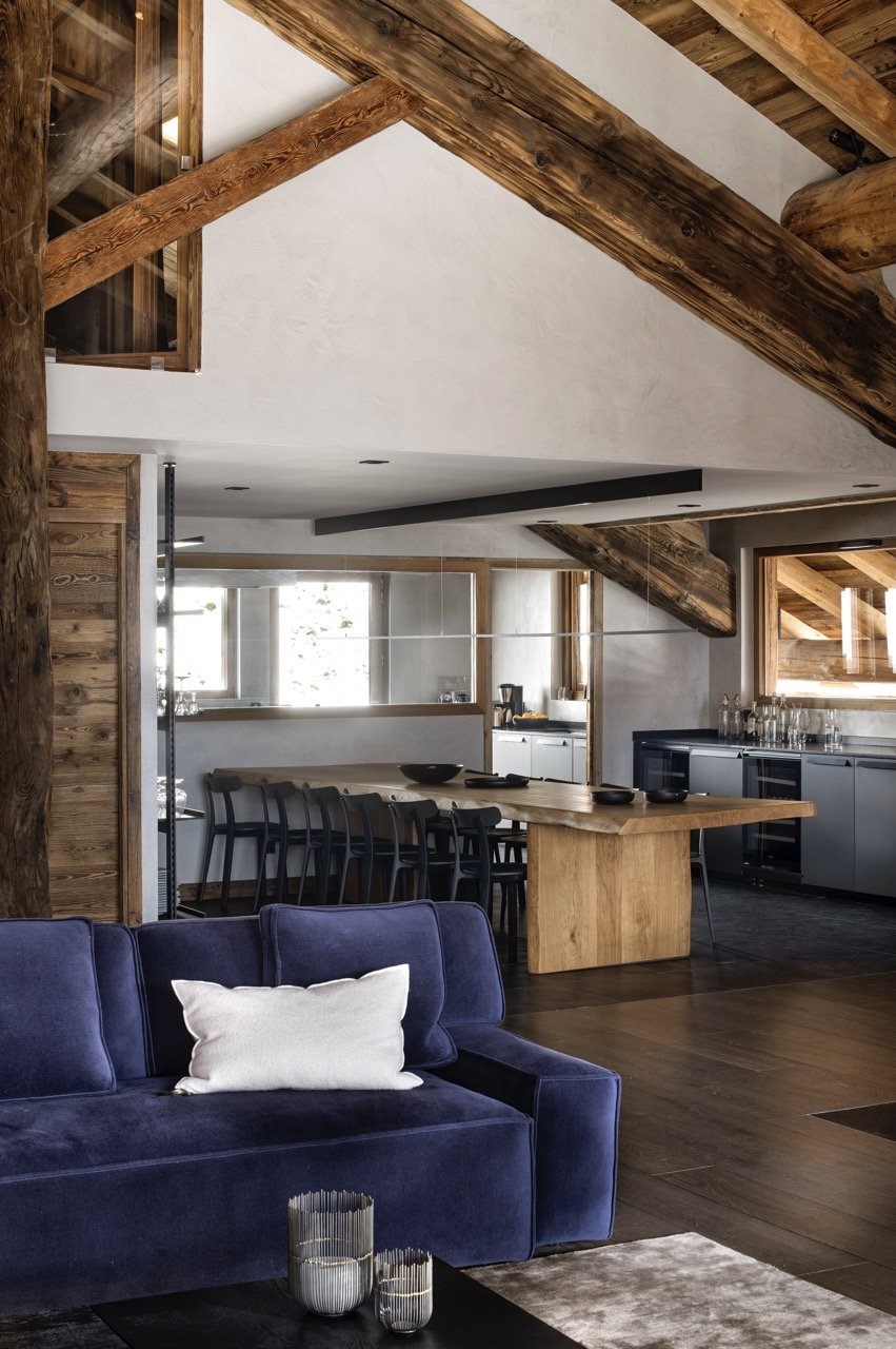 Exceptional chalet in the Alps ski in ski out with hotel service, pool and spa