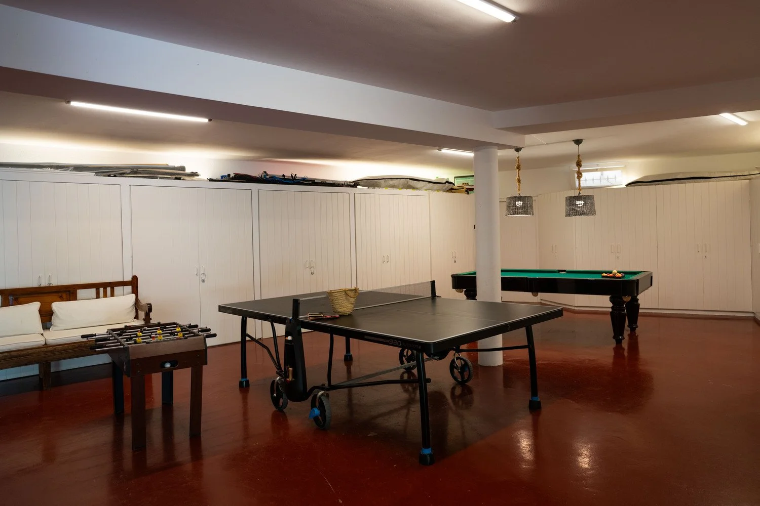 Location villa luxe Cadaques Oliveres salle jeux