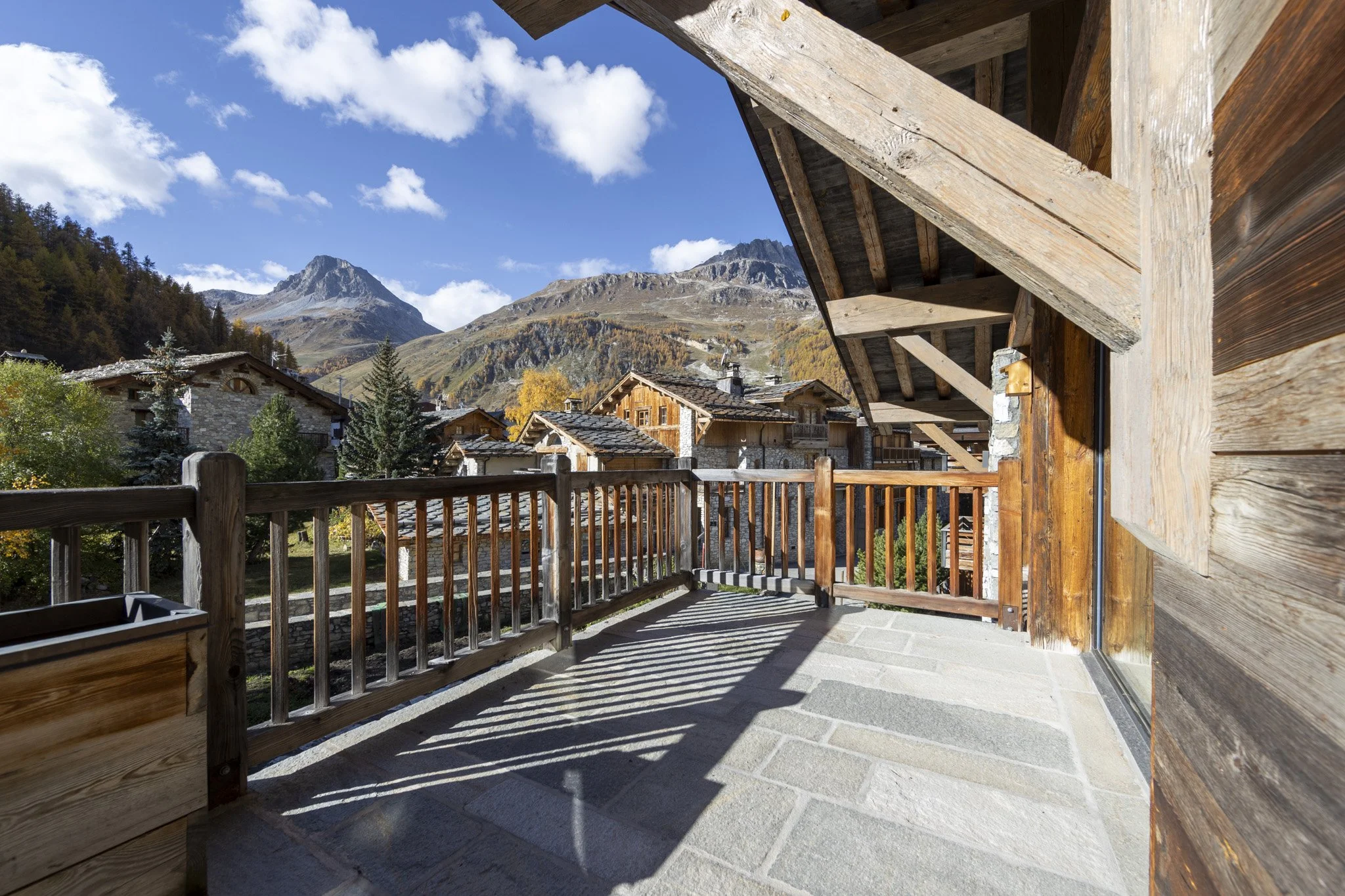 Val d'isère village balcon