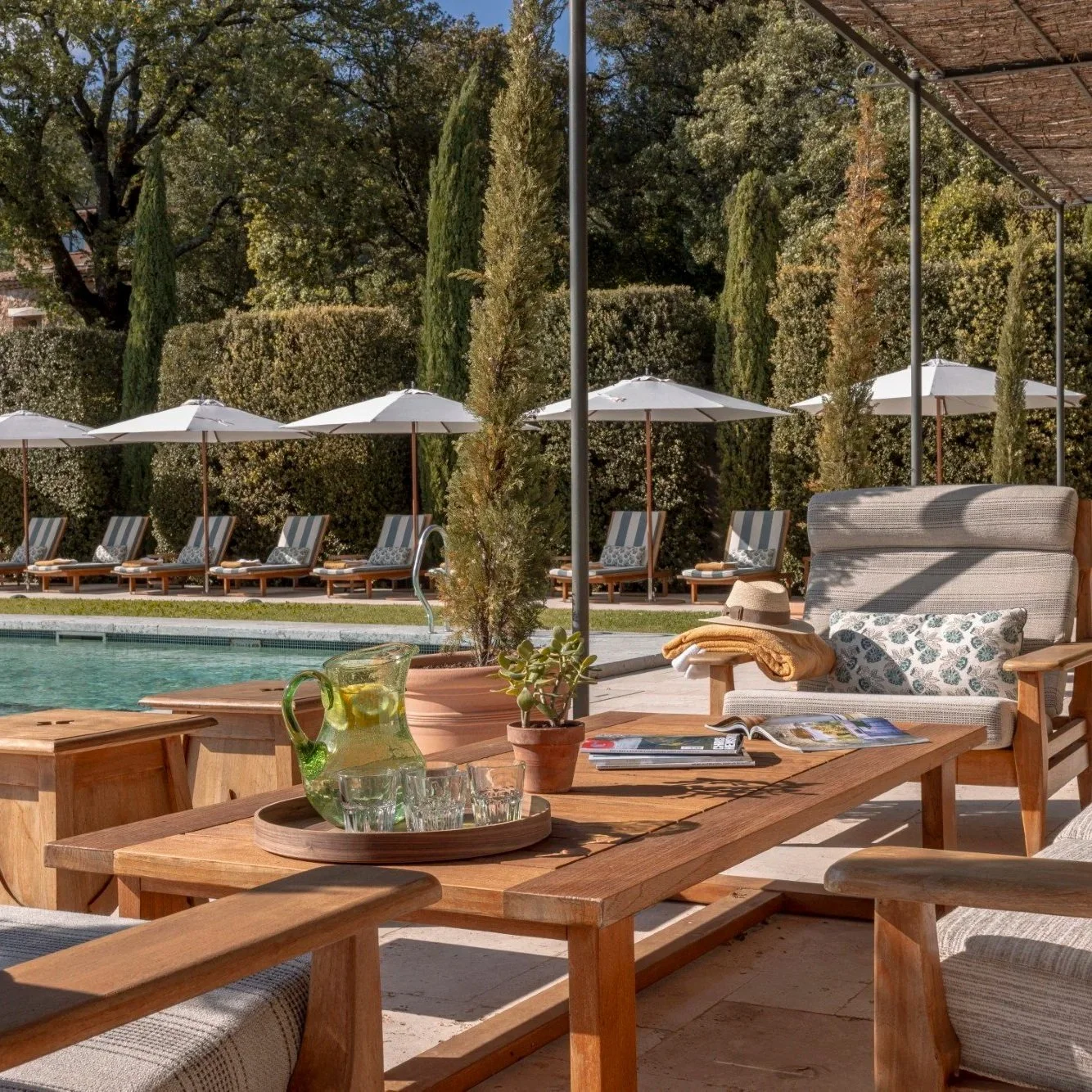 mas en provence location piscine