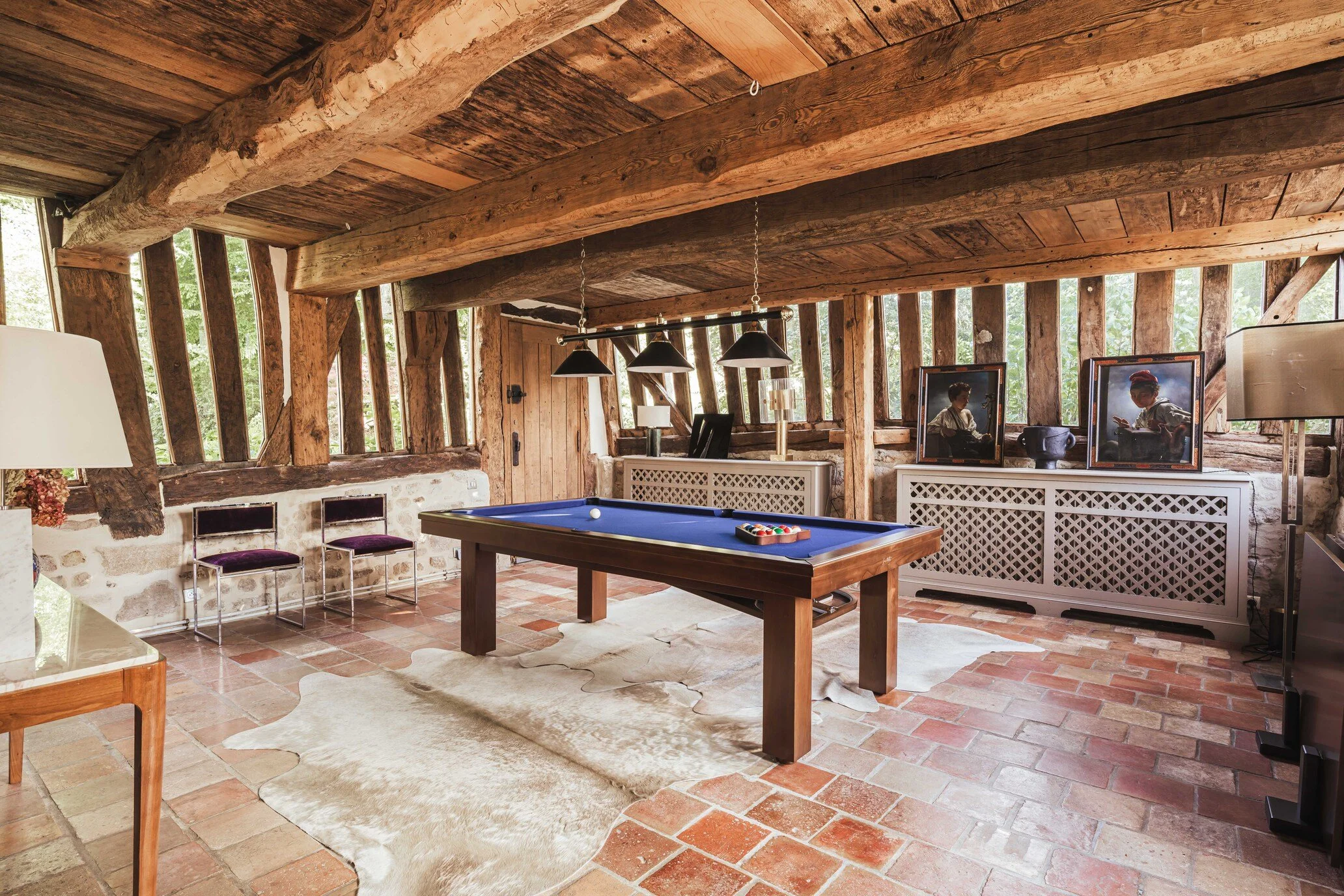 Location villa luxe Bonneville salon billard