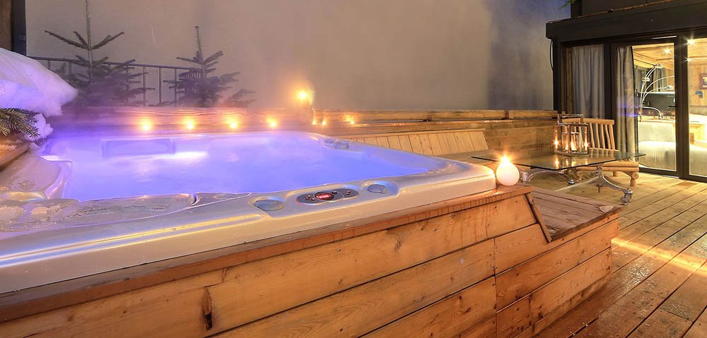 Exceptional chalet in Megève at the foot of the slopes with hotel service, swimming pool and spa