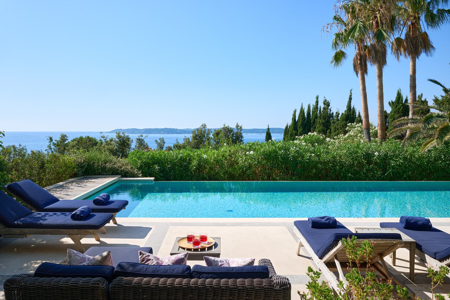 Villa de luxe vue mer les cistes piscine