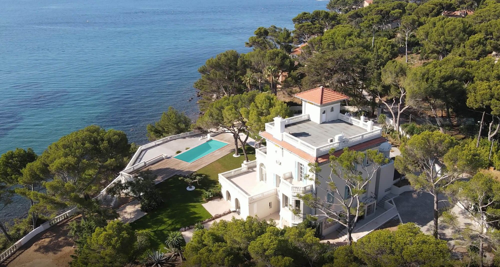 Luxury villa on the Mediterranean at Côte d'Azur near Toulon