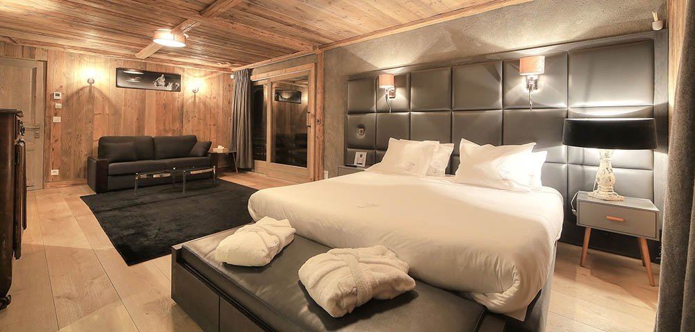 Prestigious chalet in Megève at the foot of the slopes with hotel service, swimming pool and spa